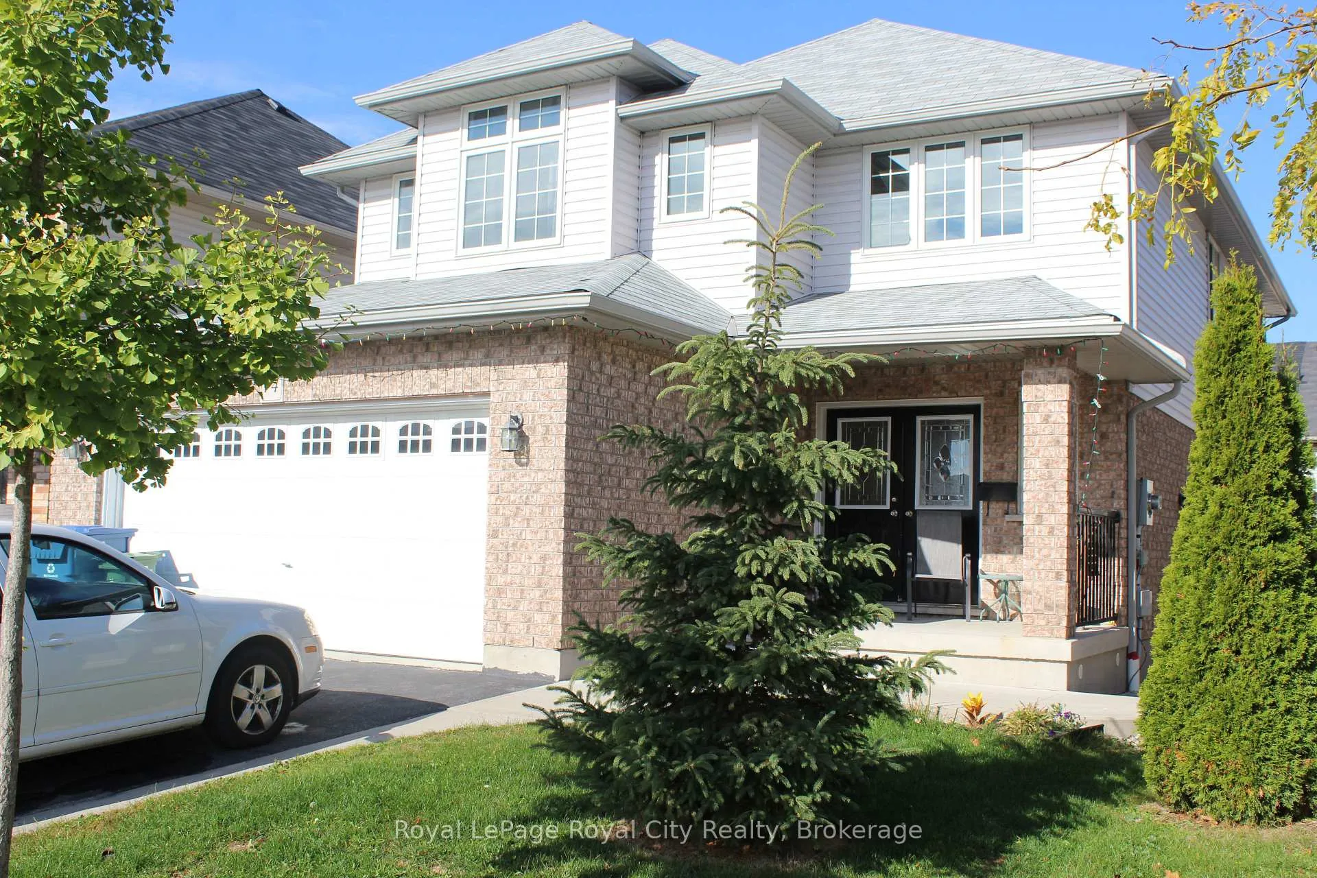 Photo 2 of 74 Bard Boulevard, Guelph, Pineridge/Westminster Woods — HOMEH