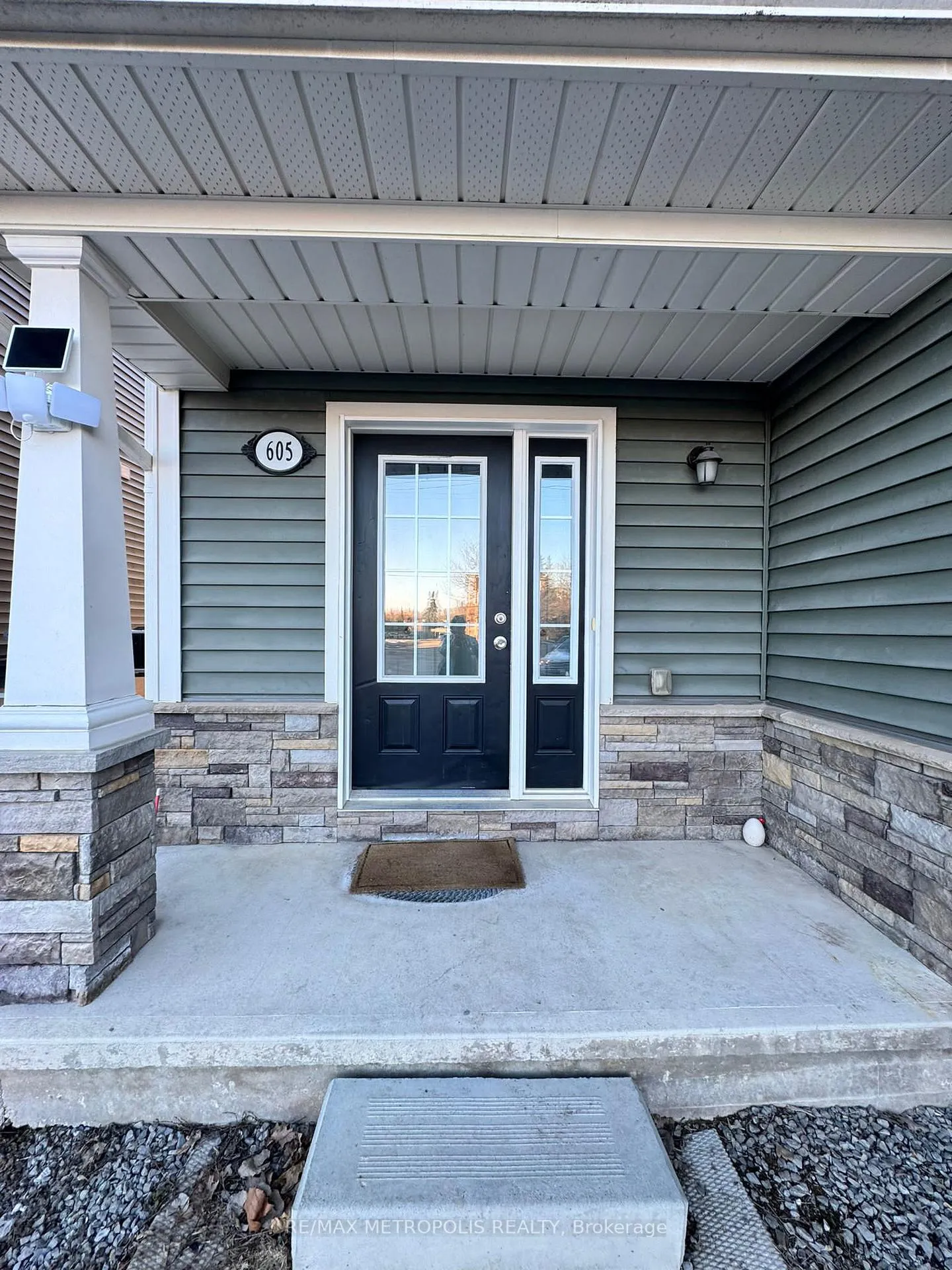 Photo 3 of 605 First Avenue, Welland, N. Welland — HOMEH