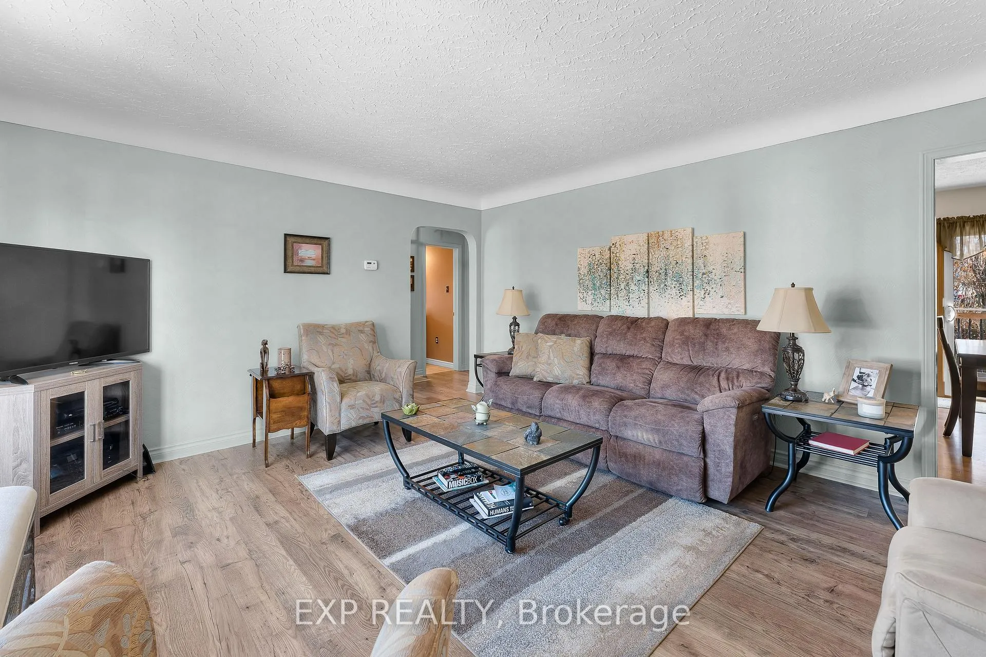 Photo 6 of 74 Tecumseh Street, St. Catharines, Bunting/Linwell — HOMEH