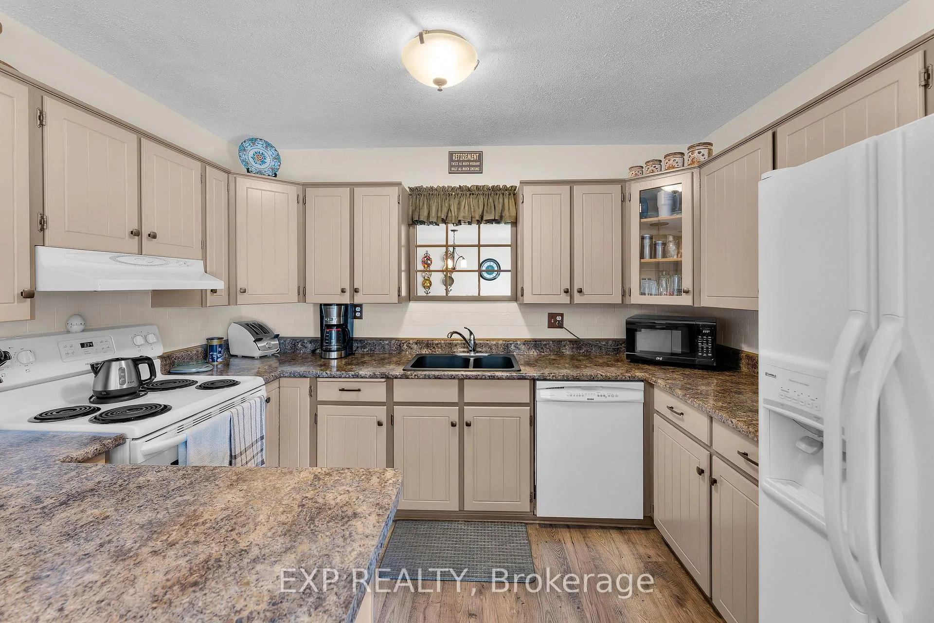 Photo 10 of 74 Tecumseh Street, St. Catharines, Bunting/Linwell — HOMEH