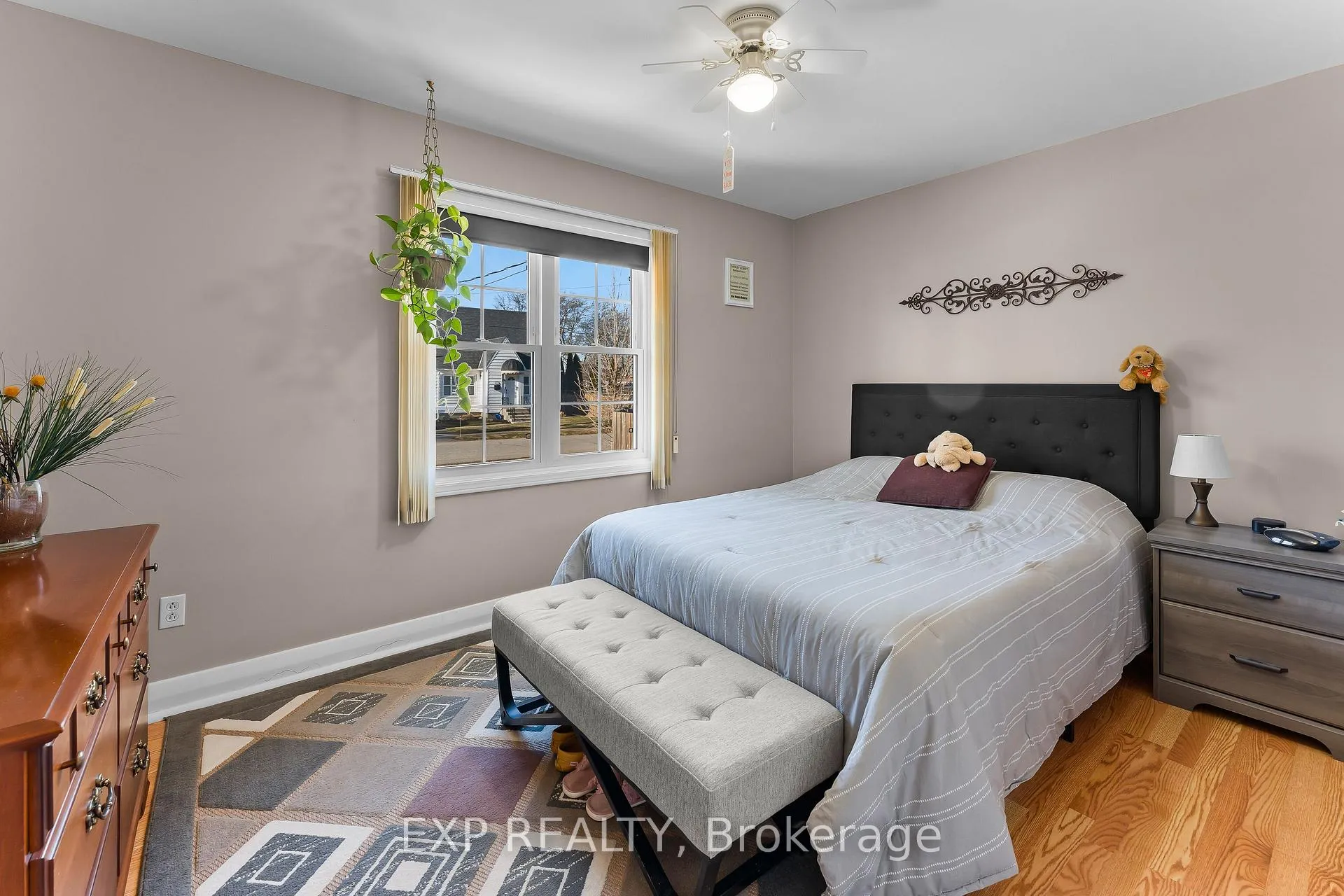 Photo 15 of 74 Tecumseh Street, St. Catharines, Bunting/Linwell — HOMEH