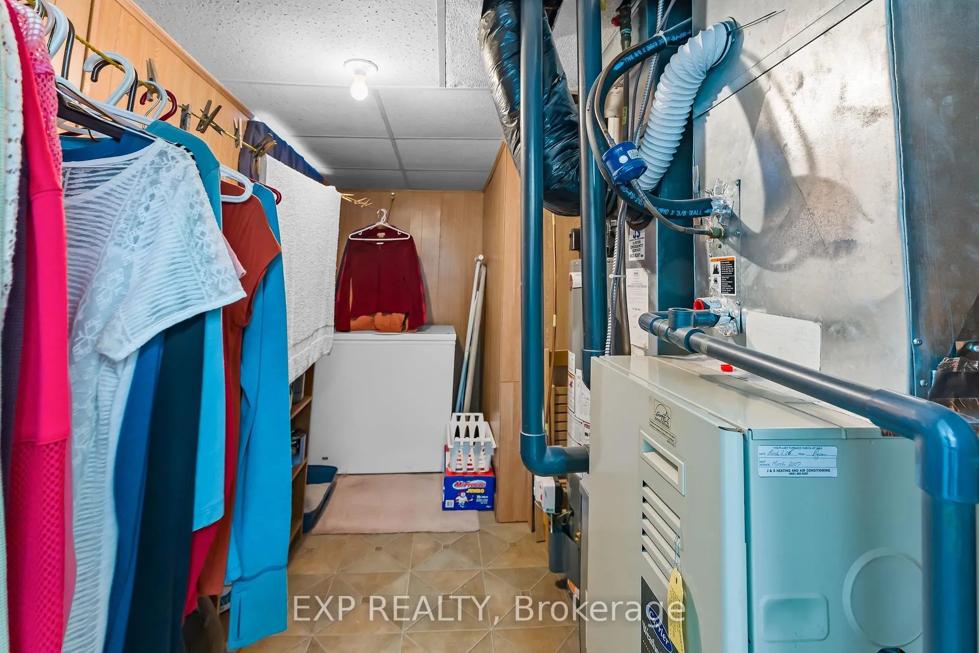 Photo 26 of 74 Tecumseh Street, St. Catharines, Bunting/Linwell — HOMEH