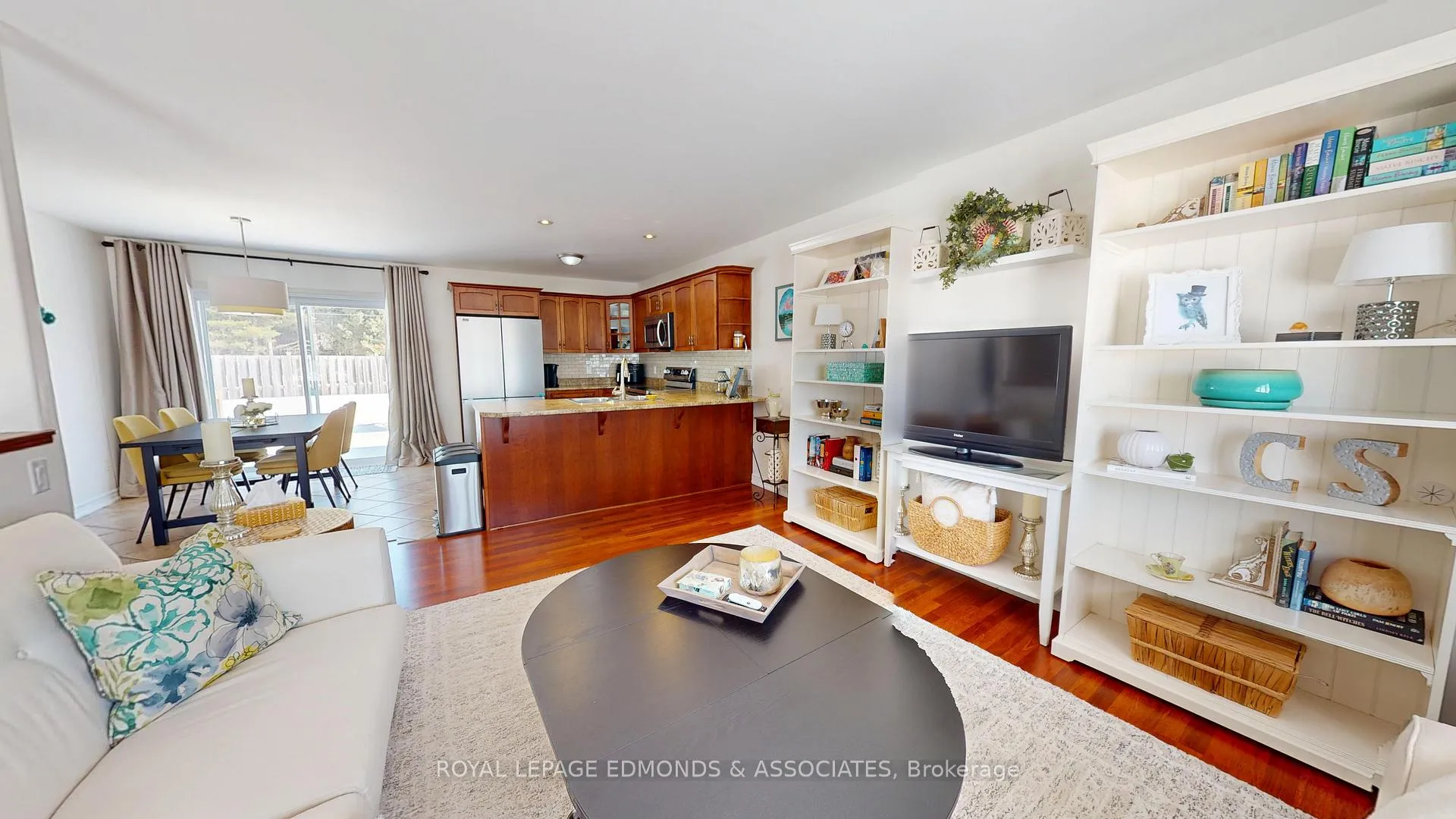 Photo 10 of 2001 Sandstone Crescent, Petawawa — HOMEH