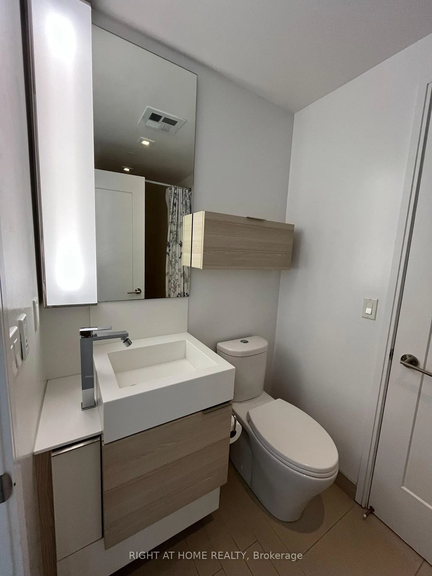 Photo 7 of Unit 3307, 88 Scott Street, Toronto, Church-Yonge Corridor — HOMEH