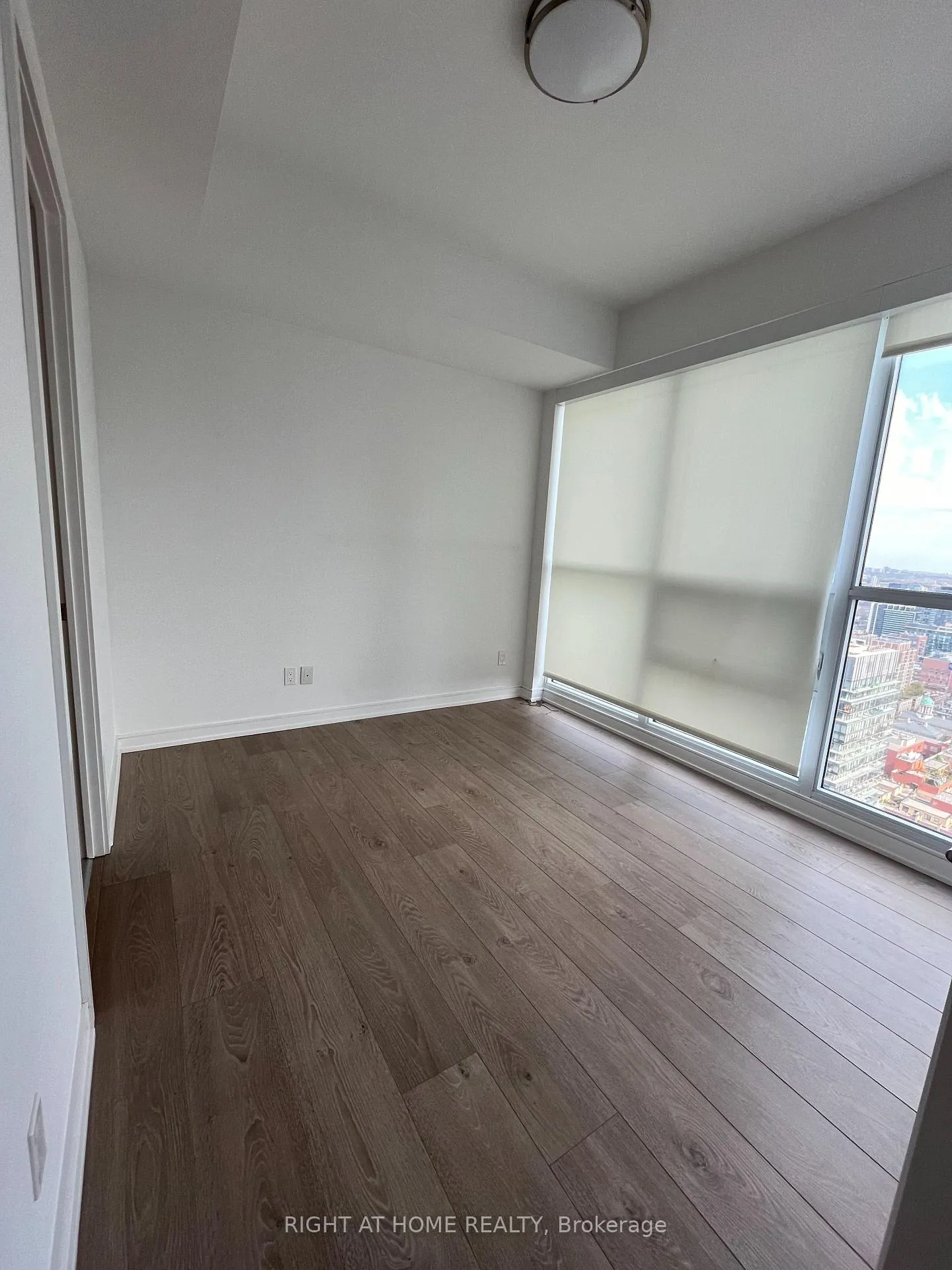 Photo 8 of Unit 3307, 88 Scott Street, Toronto, Church-Yonge Corridor — HOMEH