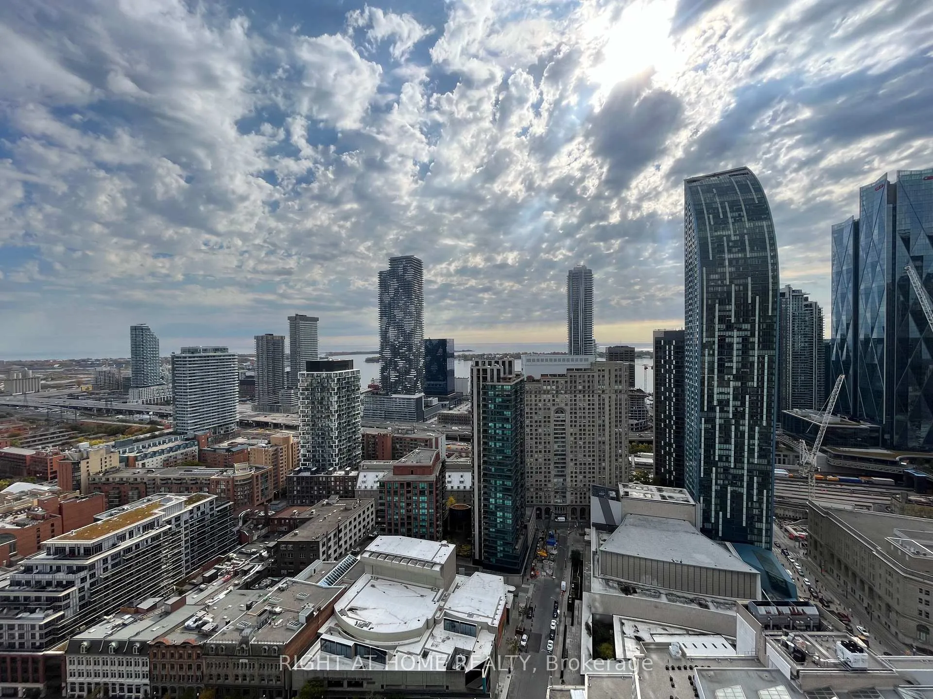 Photo 10 of Unit 3307, 88 Scott Street, Toronto, Church-Yonge Corridor — HOMEH