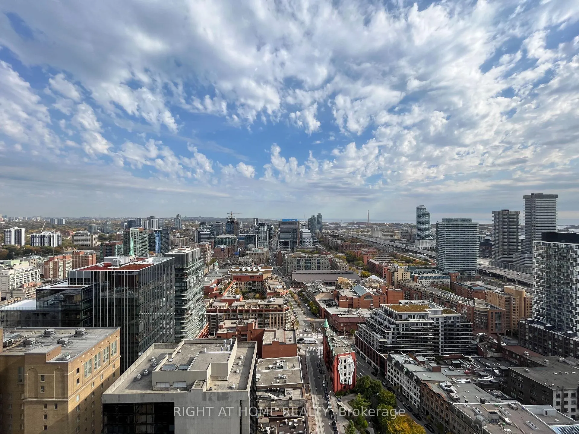 Photo 11 of Unit 3307, 88 Scott Street, Toronto, Church-Yonge Corridor — HOMEH