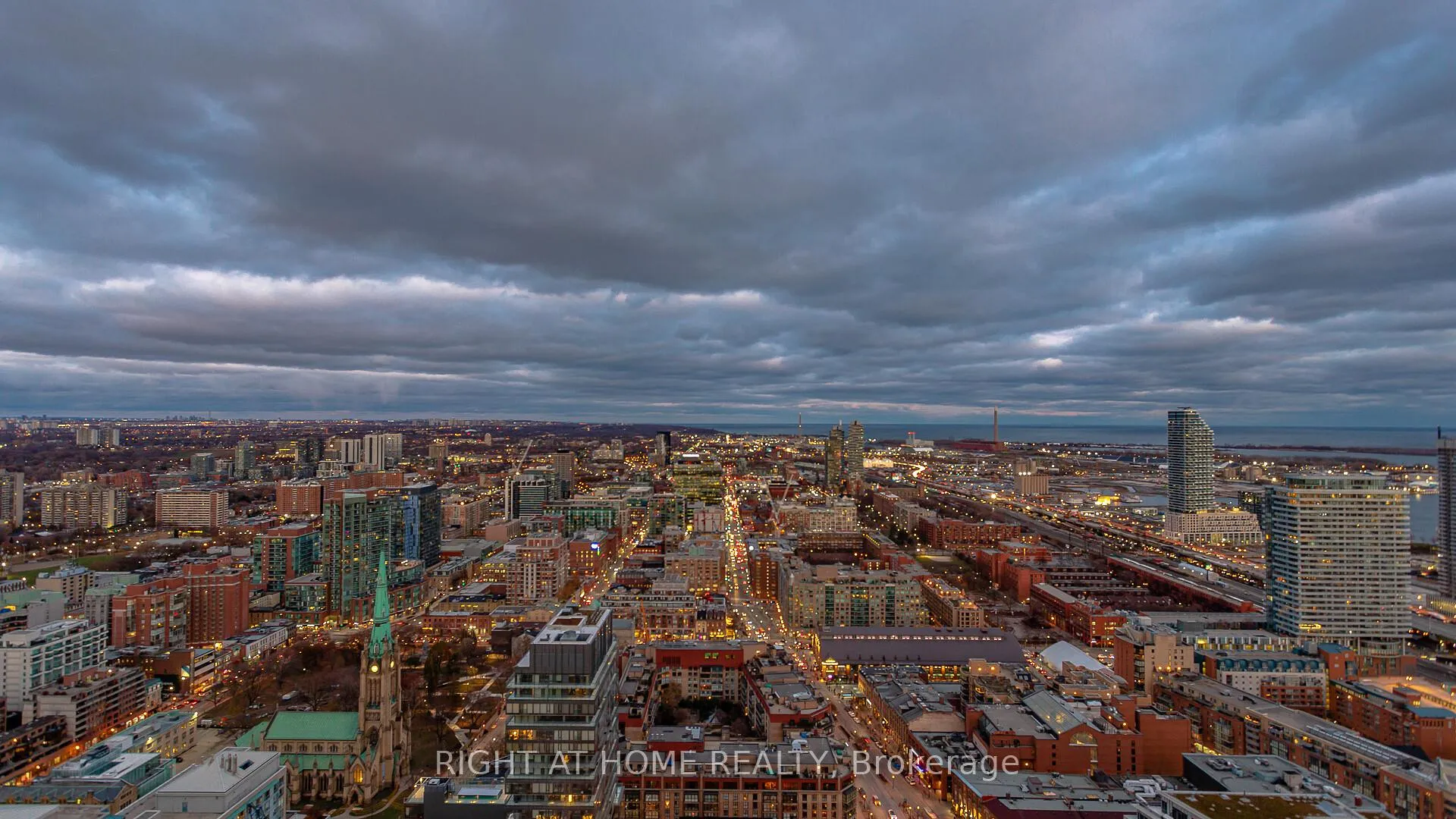 Photo 13 of Unit 3307, 88 Scott Street, Toronto, Church-Yonge Corridor — HOMEH