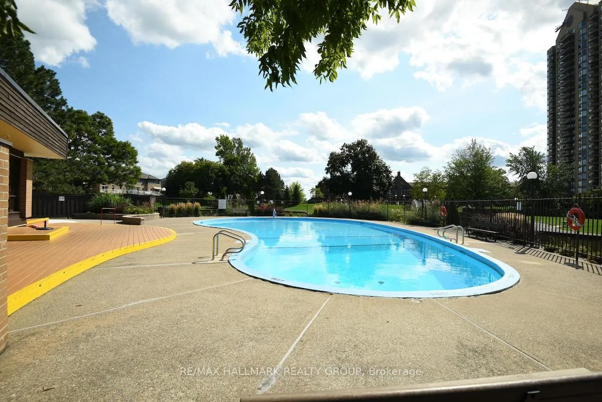 Photo 37 of Unit 105, 505 St Laurent Boulevard, Ottawa, Viscount Alexander Park — HOMEH
