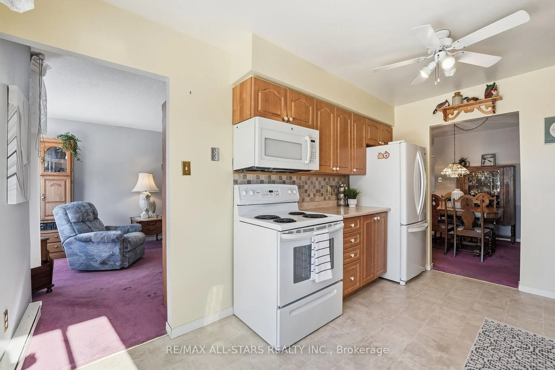 Photo 6 of Unit 301, 111 Grew Boulevard, Georgina, Sutton & Jackson's Point — HOMEH