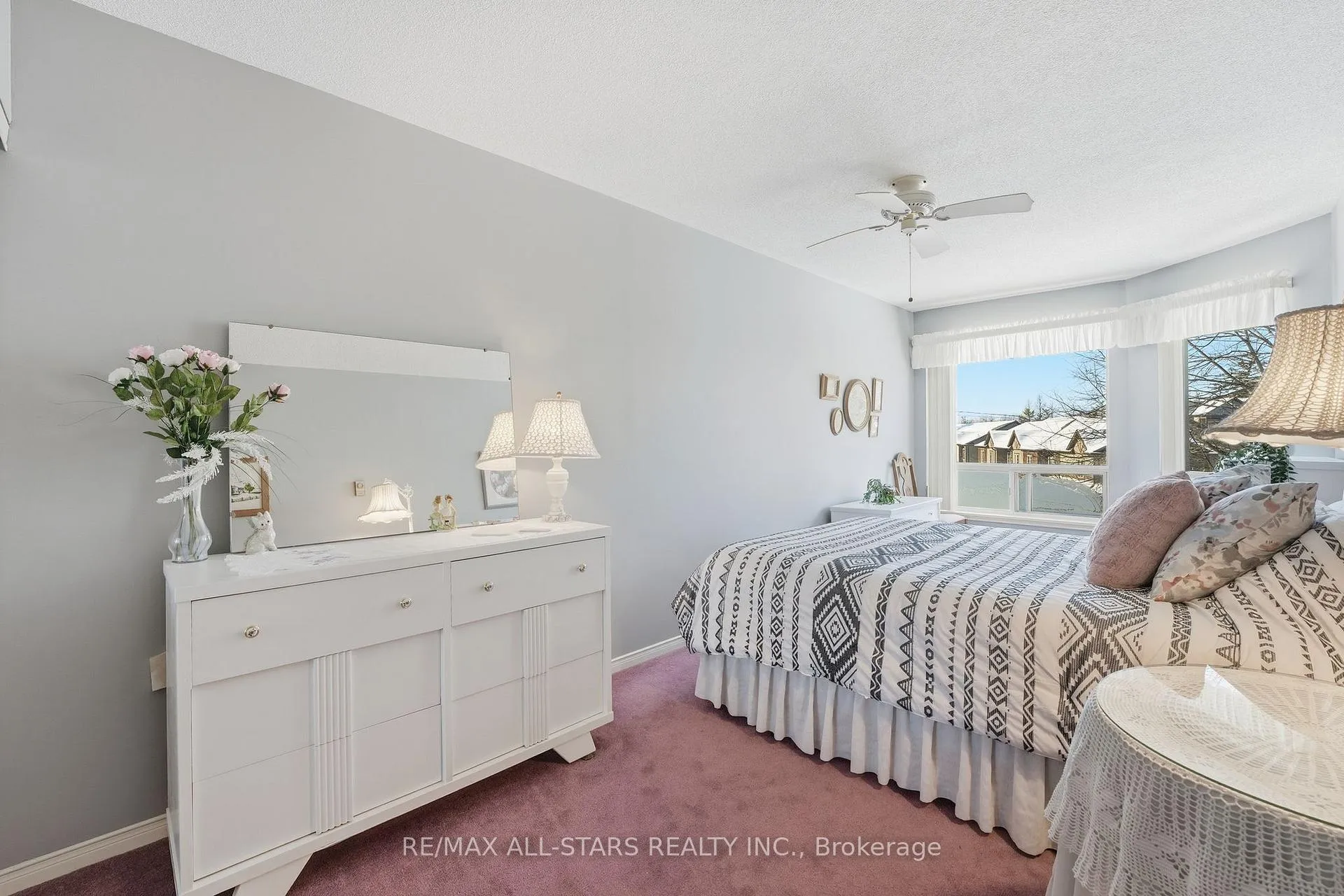 Photo 17 of Unit 301, 111 Grew Boulevard, Georgina, Sutton & Jackson's Point — HOMEH