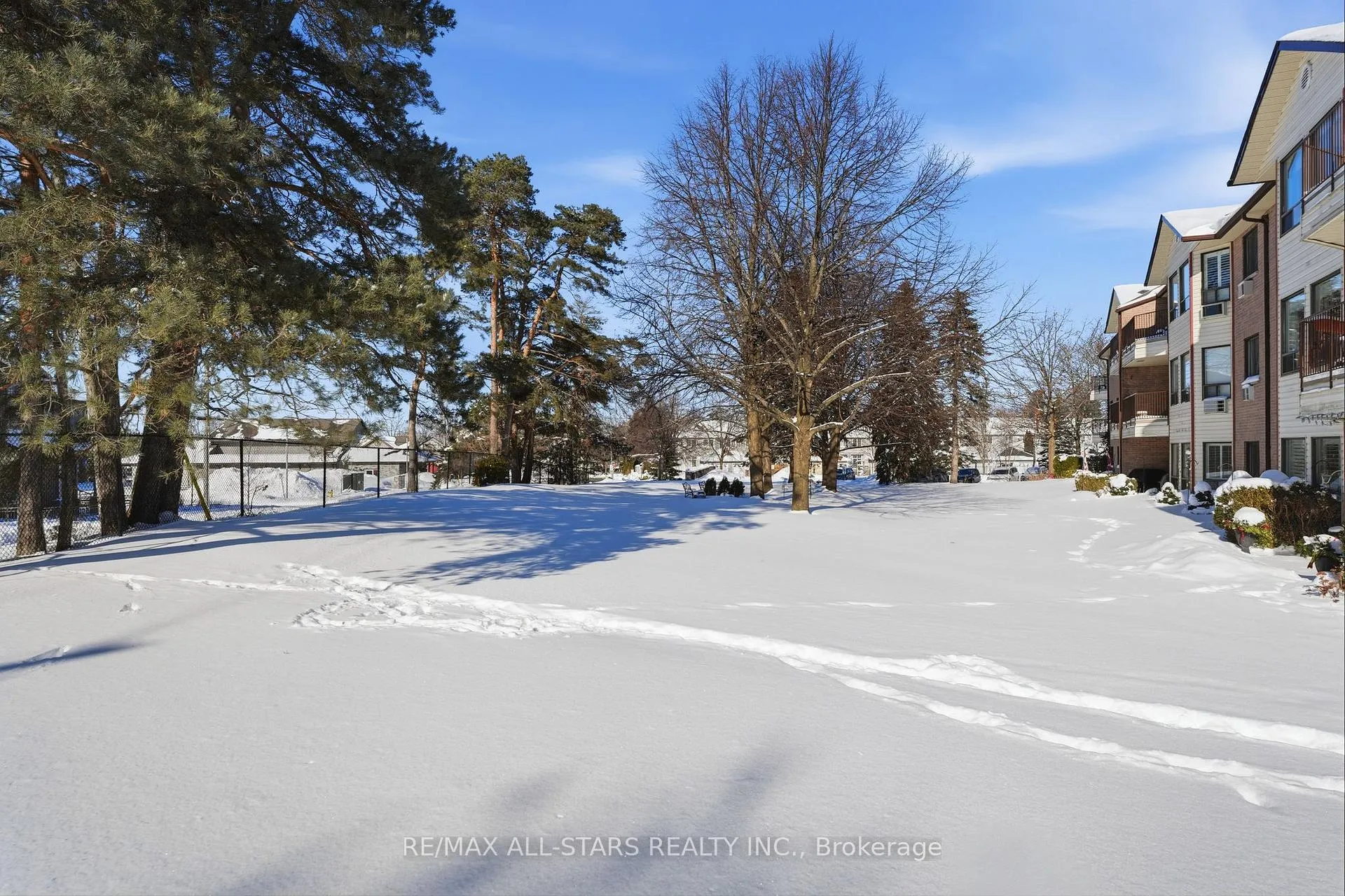 Photo 28 of Unit 301, 111 Grew Boulevard, Georgina, Sutton & Jackson's Point — HOMEH