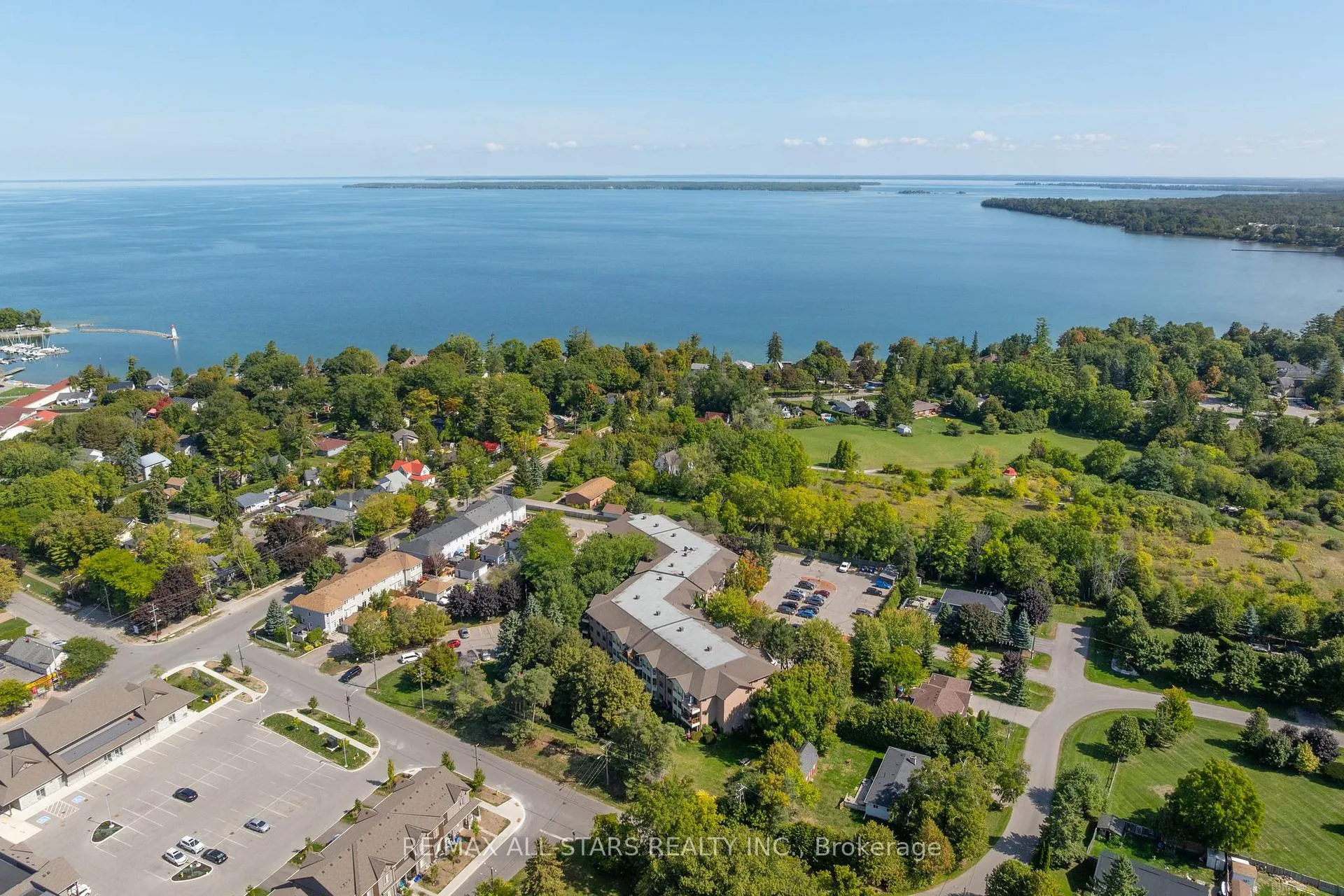 Photo 36 of Unit 301, 111 Grew Boulevard, Georgina, Sutton & Jackson's Point — HOMEH