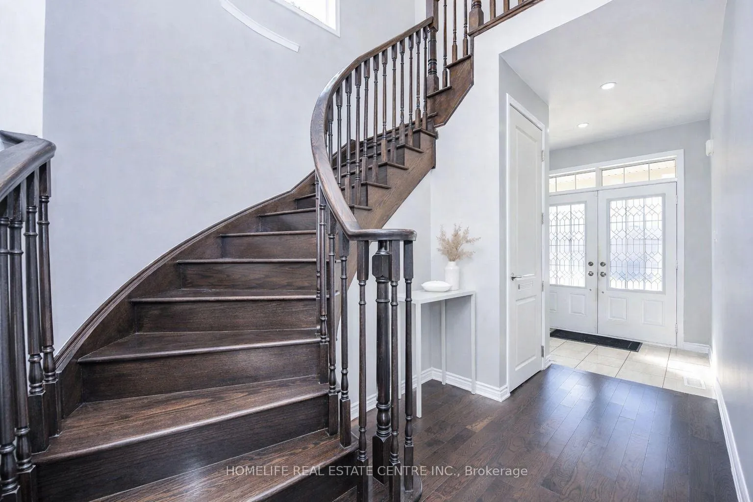 Photo 3 of 13 Feeder Street, Brampton, Northwest Brampton — HOMEH