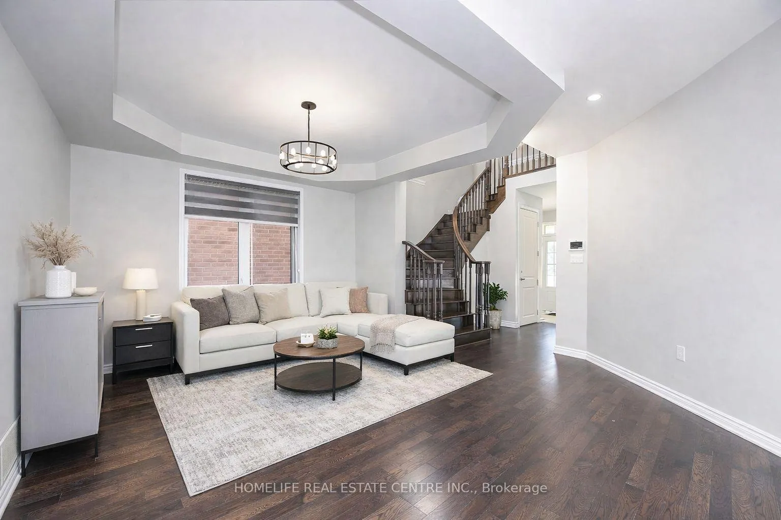 Photo 4 of 13 Feeder Street, Brampton, Northwest Brampton — HOMEH