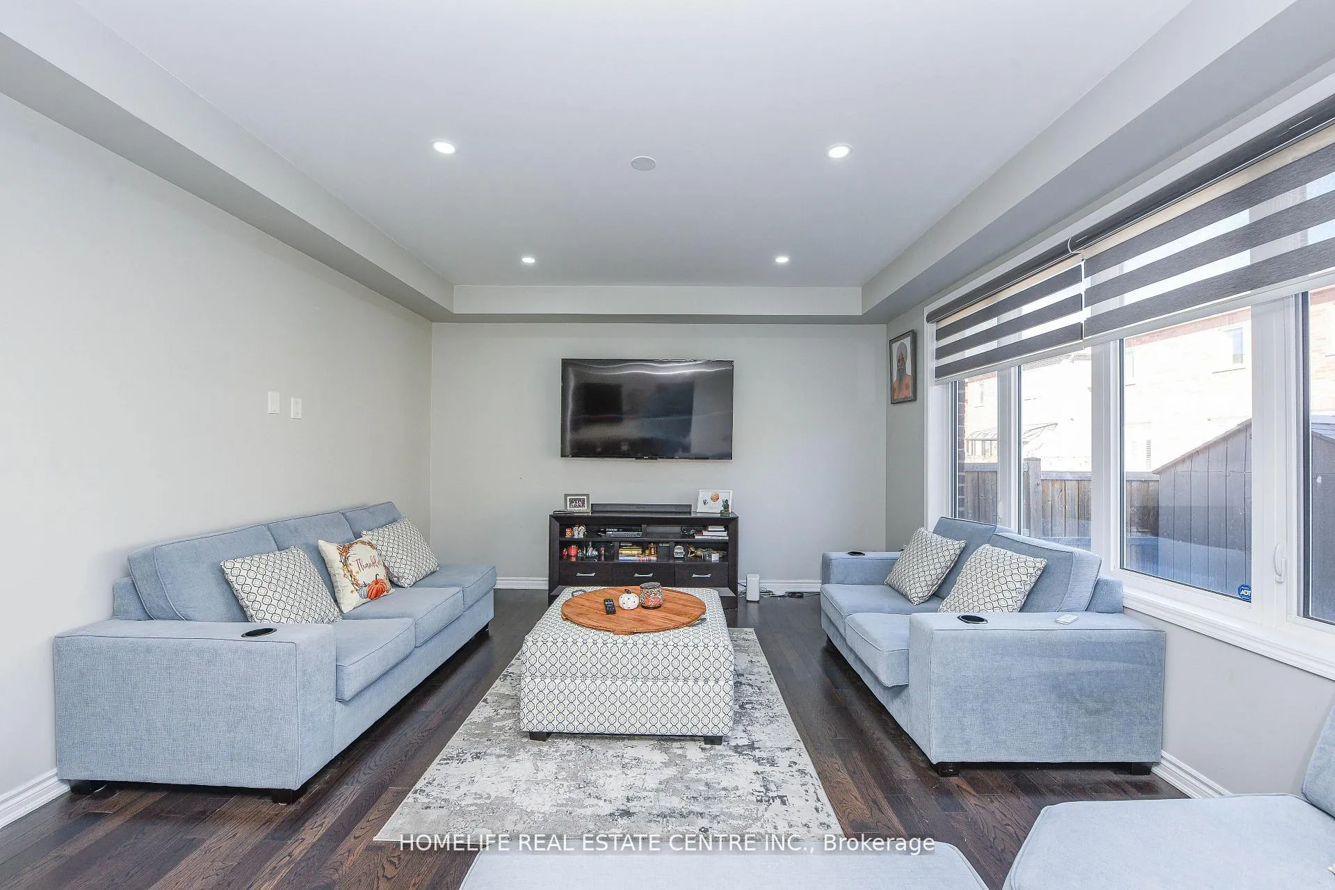Photo 8 of 13 Feeder Street, Brampton, Northwest Brampton — HOMEH