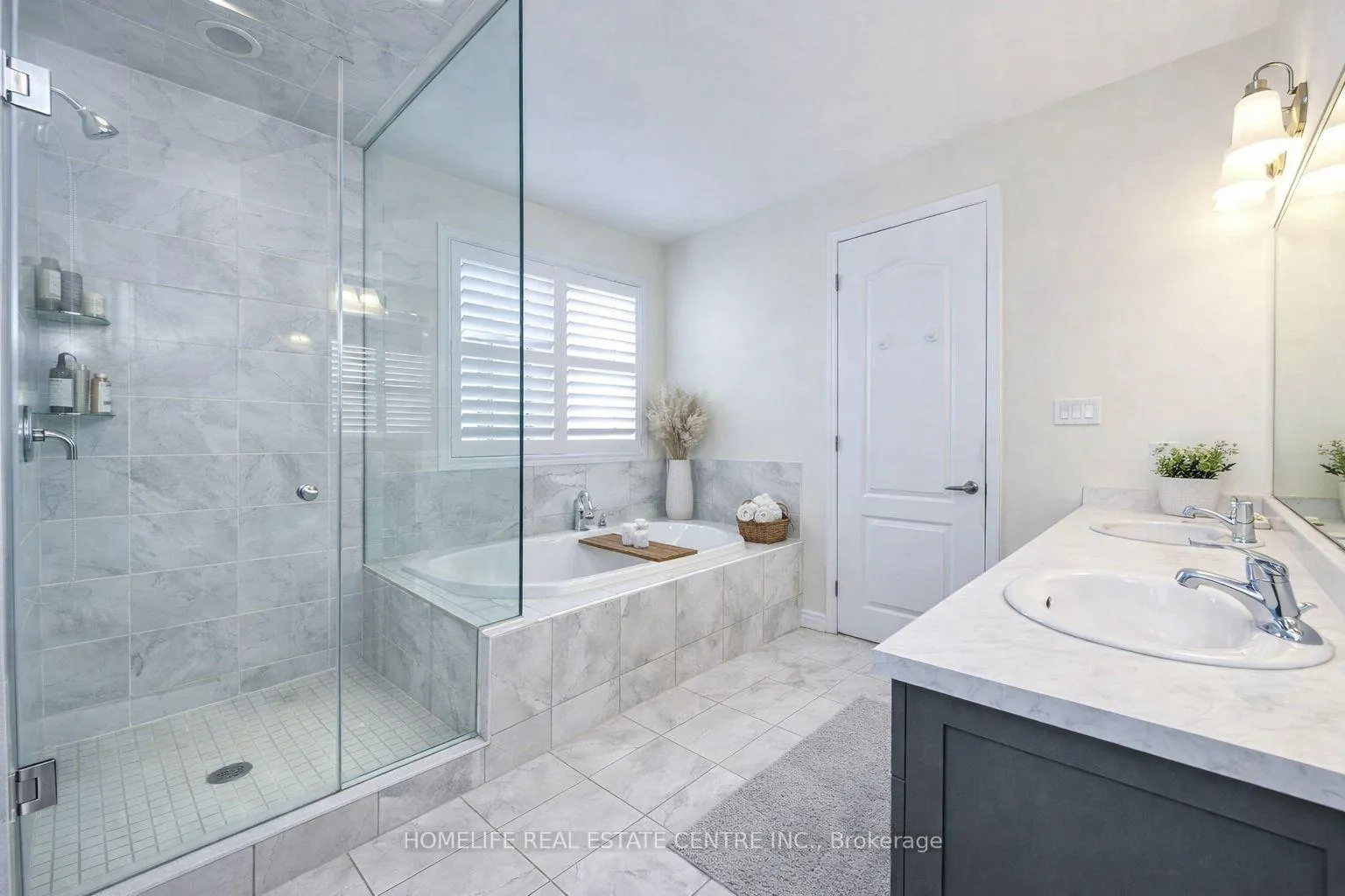 Photo 21 of 13 Feeder Street, Brampton, Northwest Brampton — HOMEH