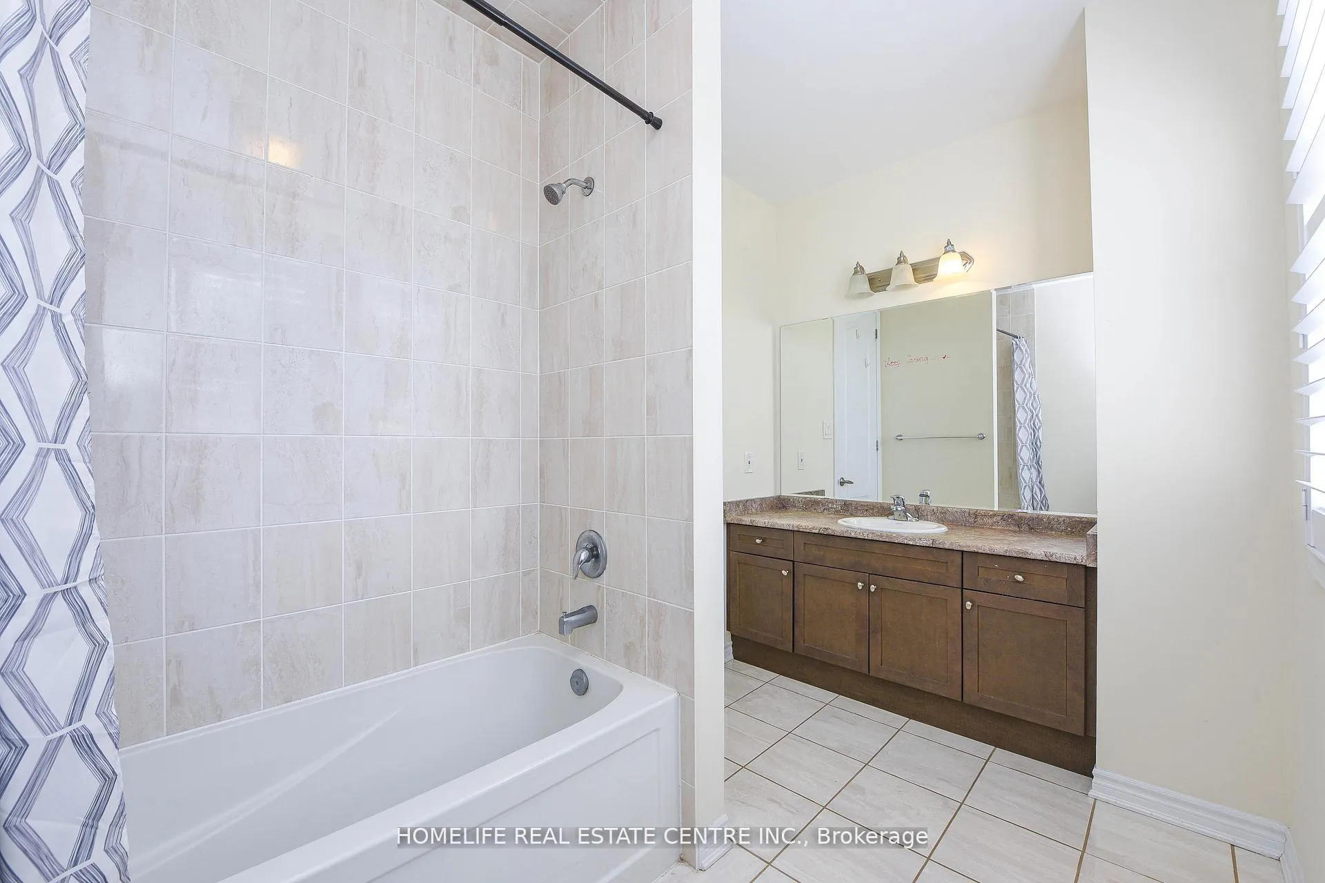 Photo 23 of 13 Feeder Street, Brampton, Northwest Brampton — HOMEH