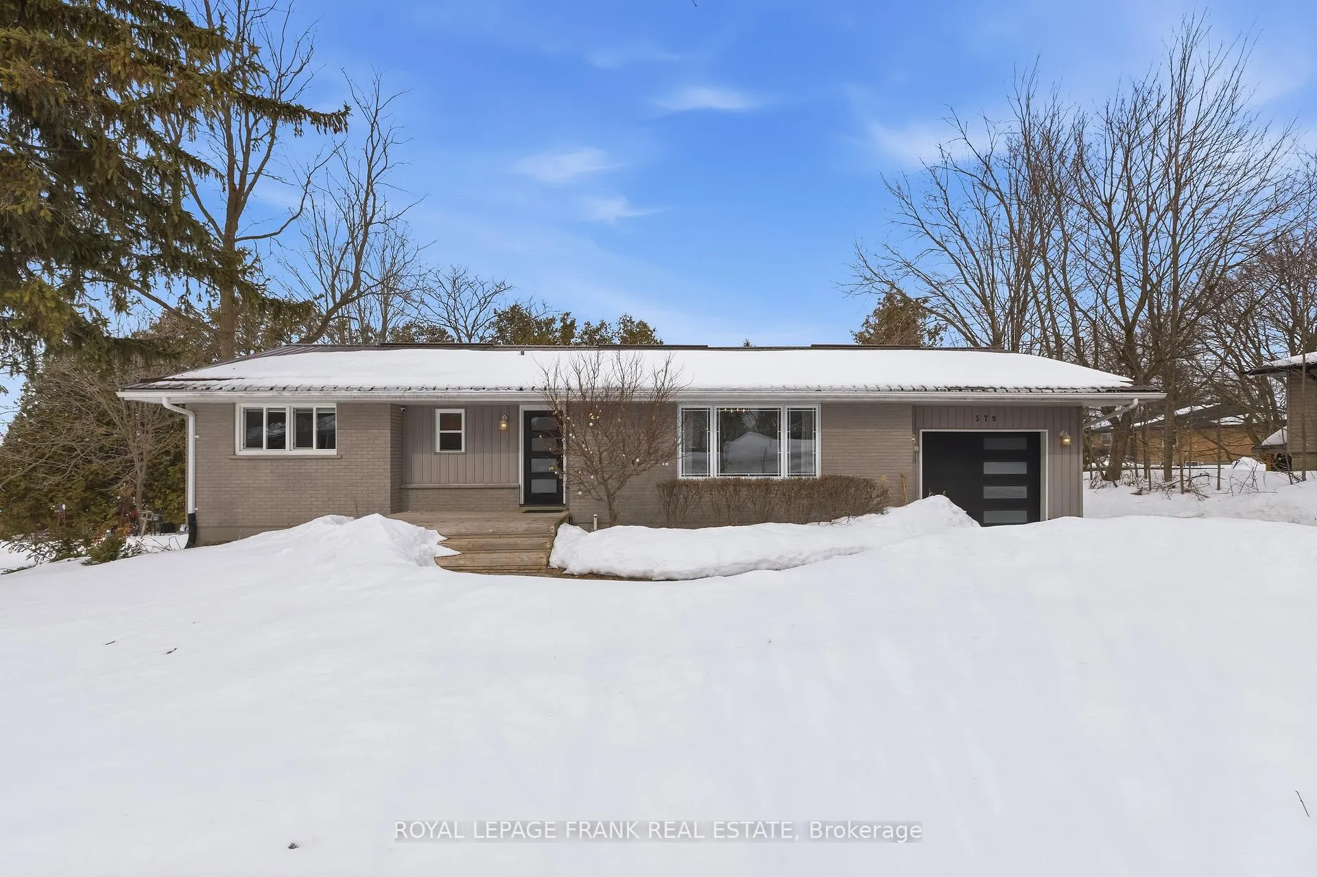 Photo 2 of 579 Queen Street, Scugog, Port Perry — HOMEH