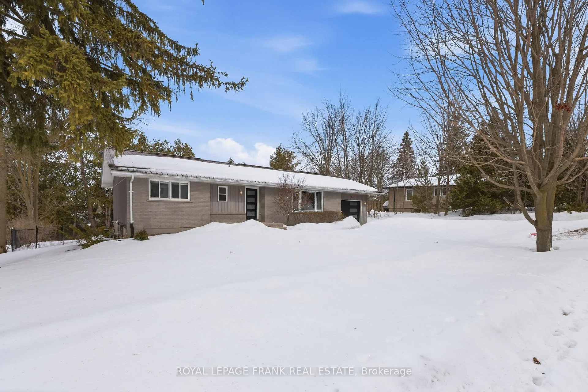 Photo 3 of 579 Queen Street, Scugog, Port Perry — HOMEH