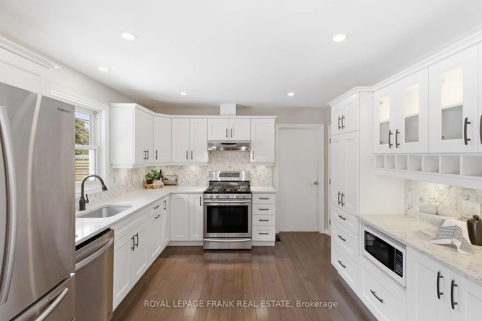 Photo 16 of 579 Queen Street, Scugog, Port Perry — HOMEH