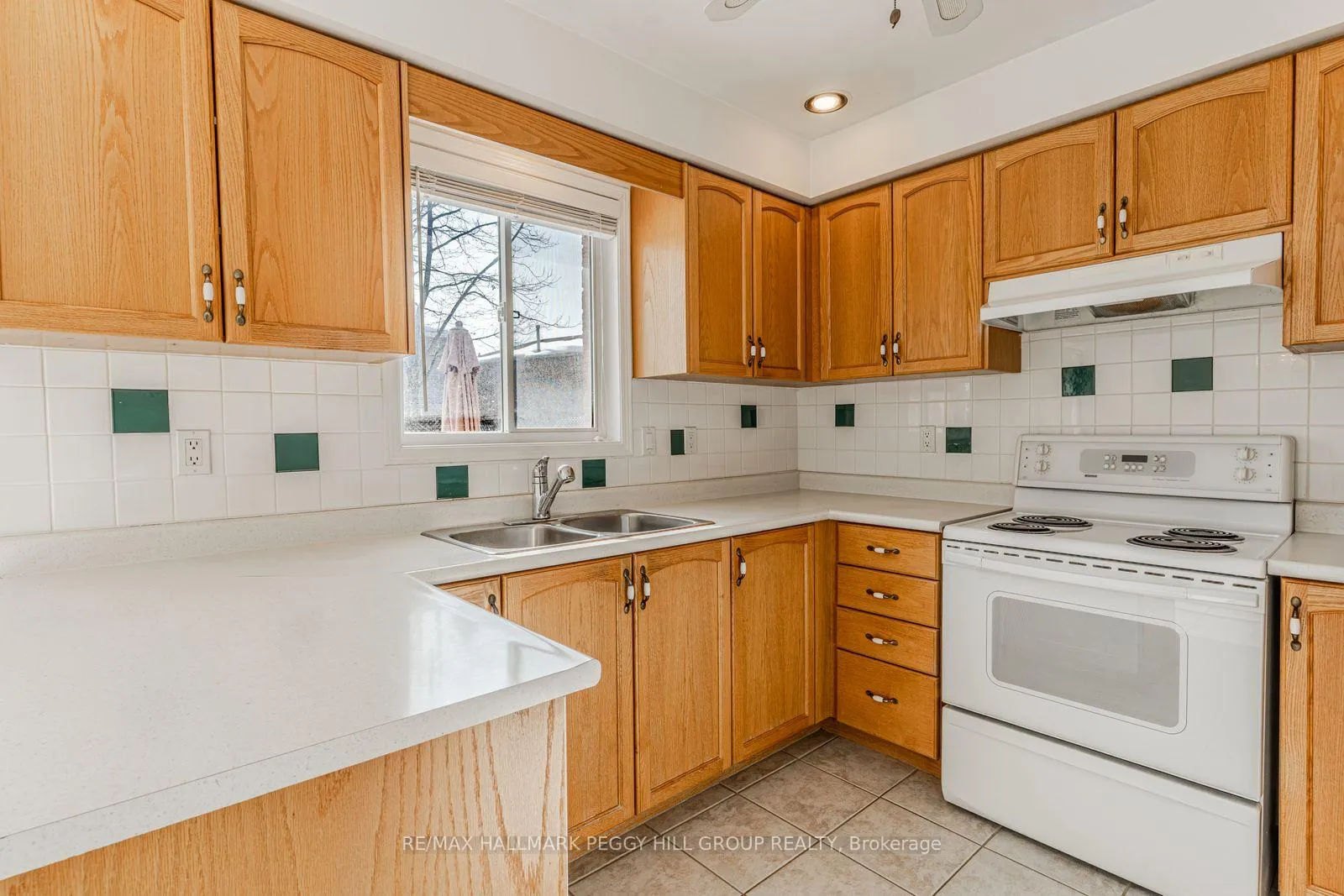 Photo 4 of 333 Cundles Road W, Barrie, Northwest — HOMEH