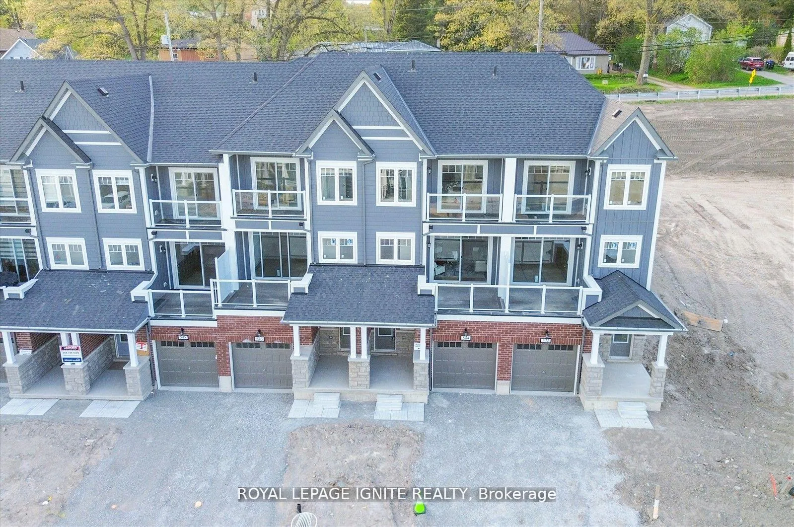 Photo 4 of 544 Hudson Crescent, Midland — HOMEH