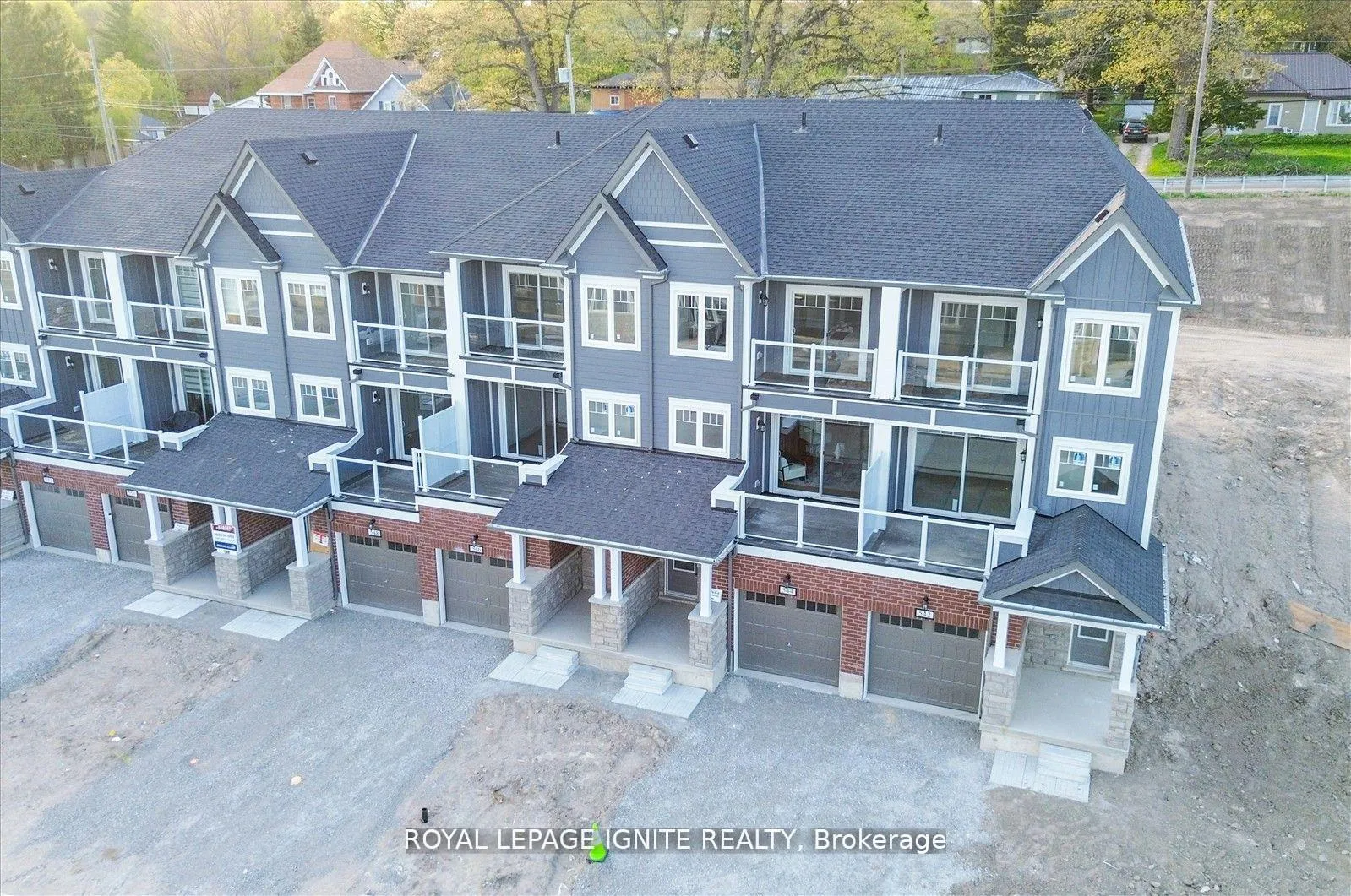 Photo 5 of 544 Hudson Crescent, Midland — HOMEH