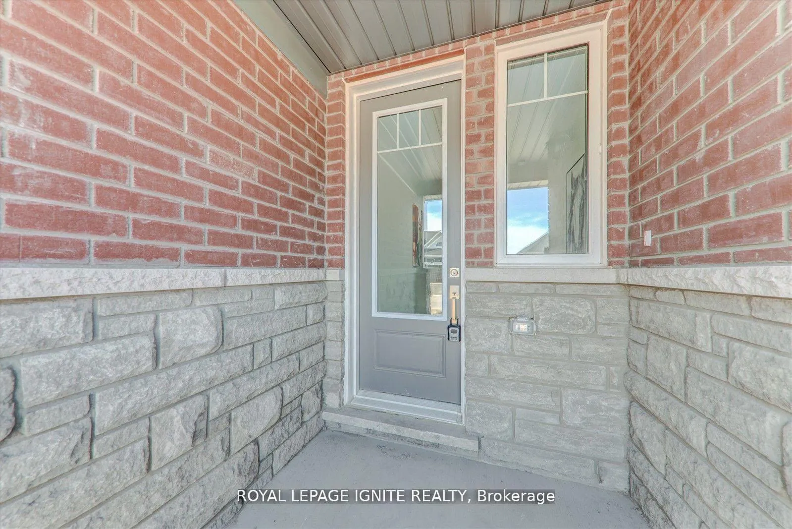 Photo 8 of 544 Hudson Crescent, Midland — HOMEH