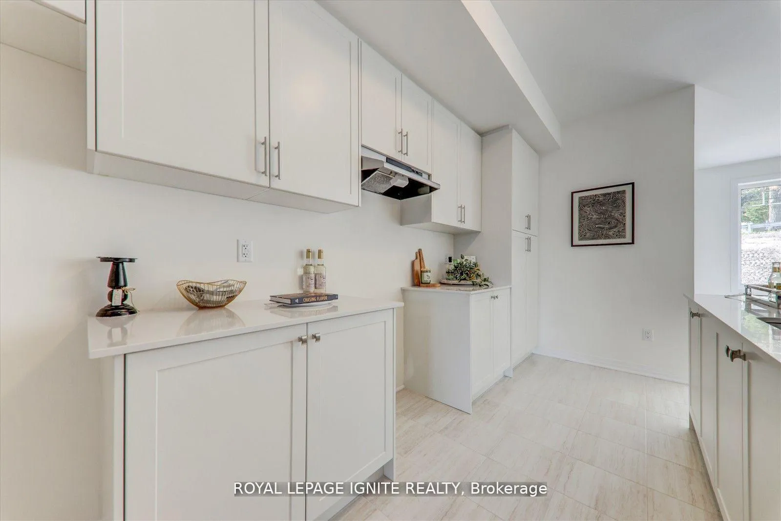 Photo 15 of 544 Hudson Crescent, Midland — HOMEH