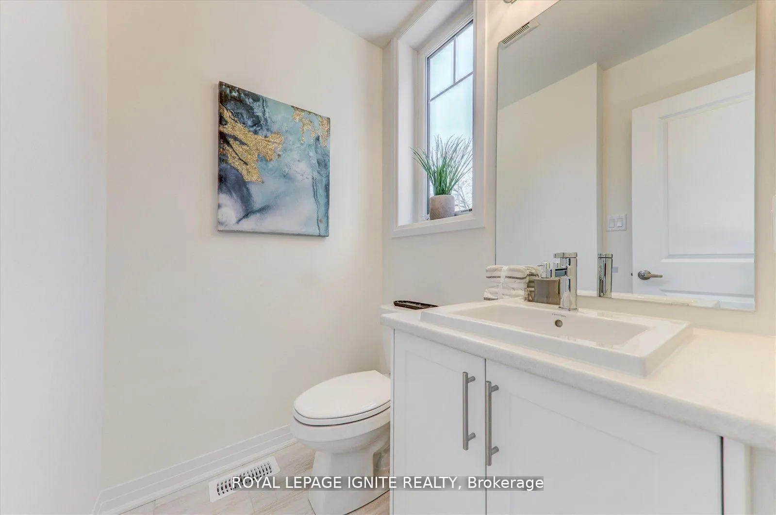 Photo 20 of 544 Hudson Crescent, Midland — HOMEH