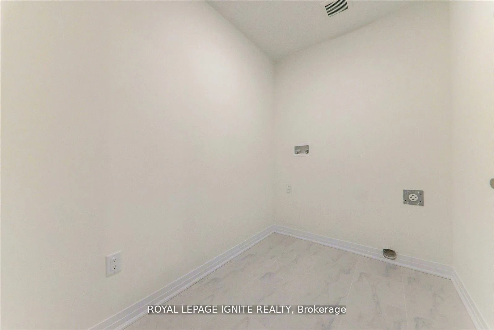 Photo 34 of 544 Hudson Crescent, Midland — HOMEH