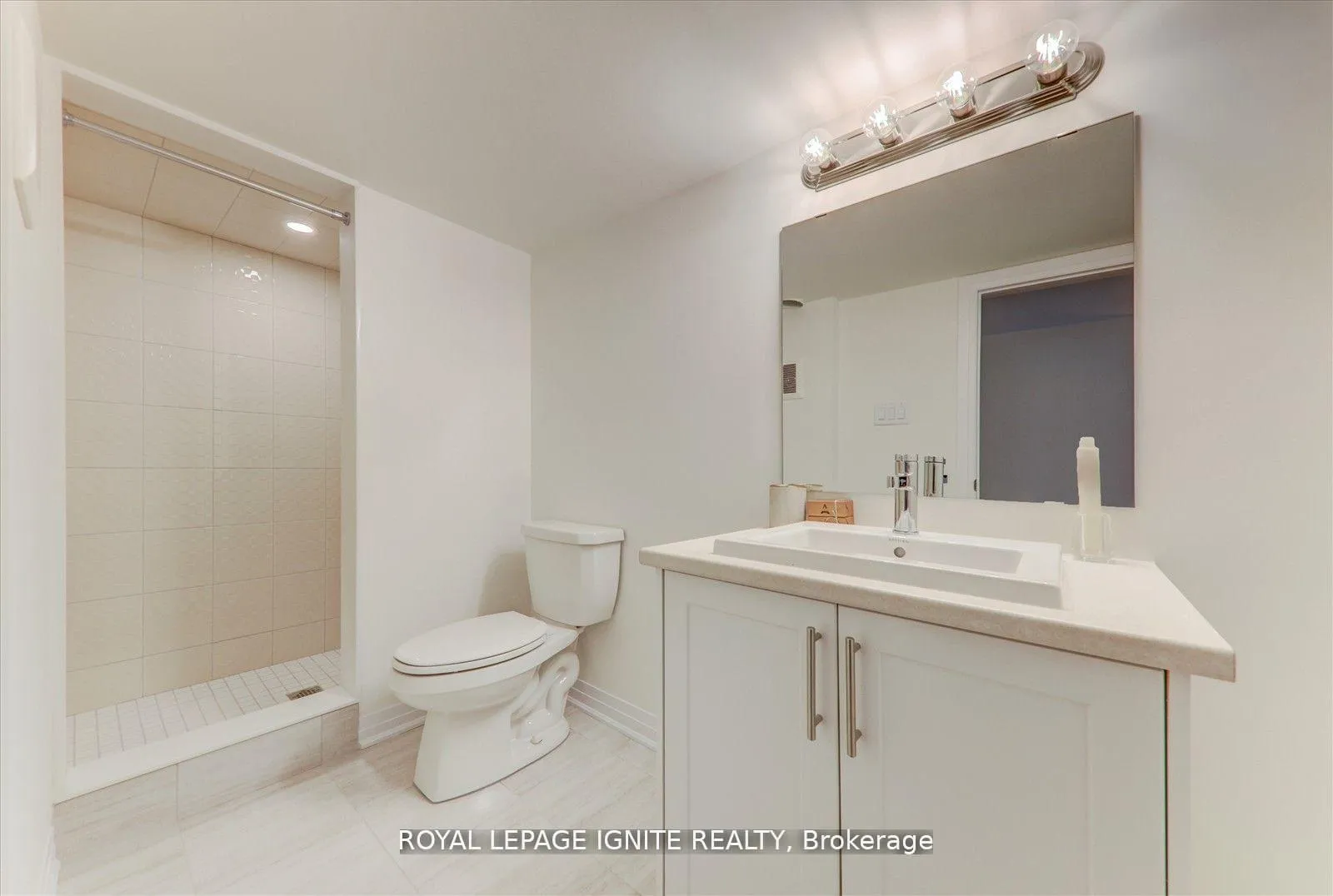 Photo 38 of 544 Hudson Crescent, Midland — HOMEH