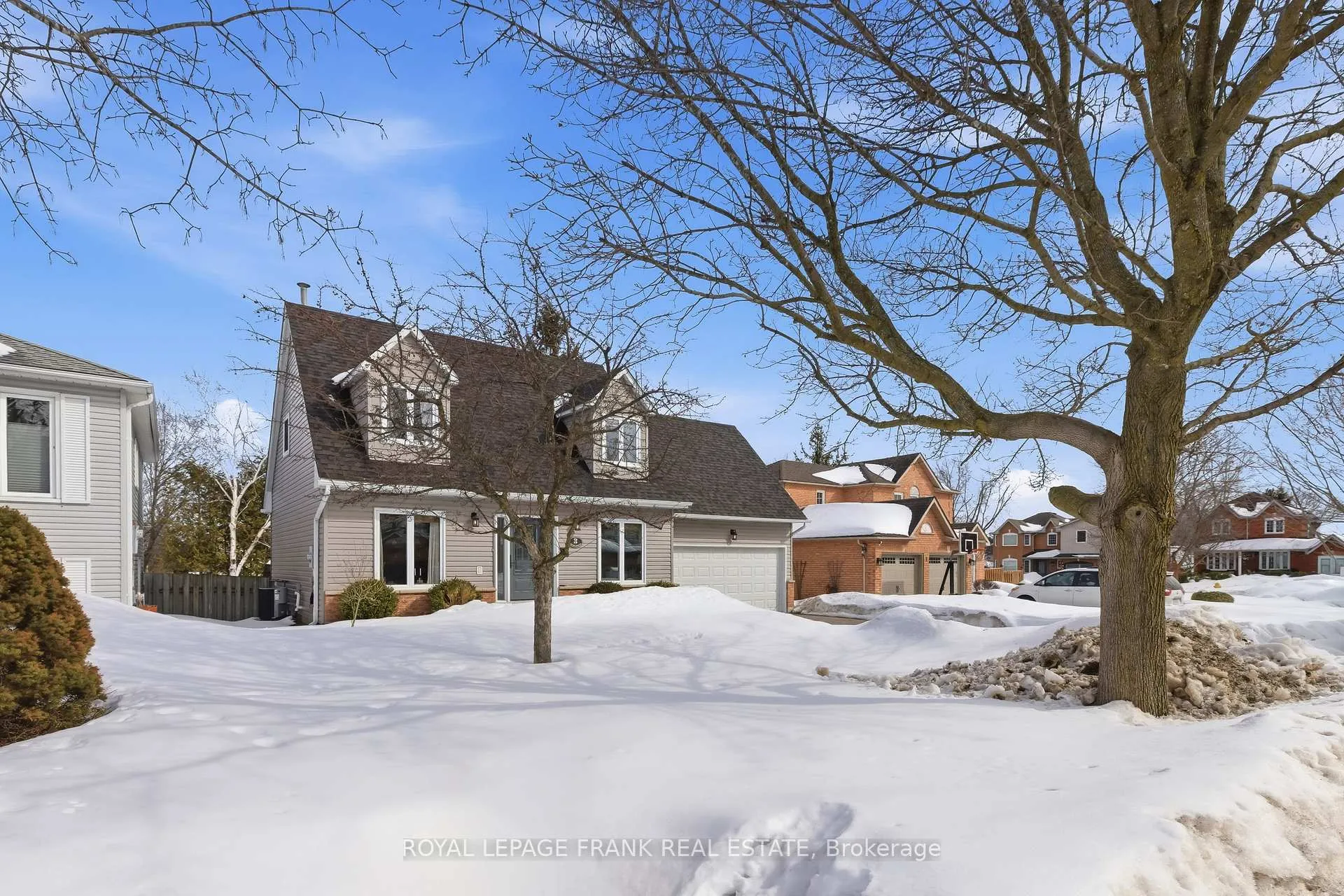 Photo 3 of 3 Mcguire Crescent, Uxbridge — HOMEH