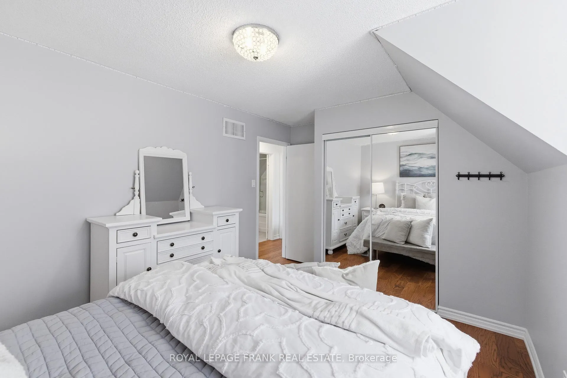 Photo 27 of 3 Mcguire Crescent, Uxbridge — HOMEH