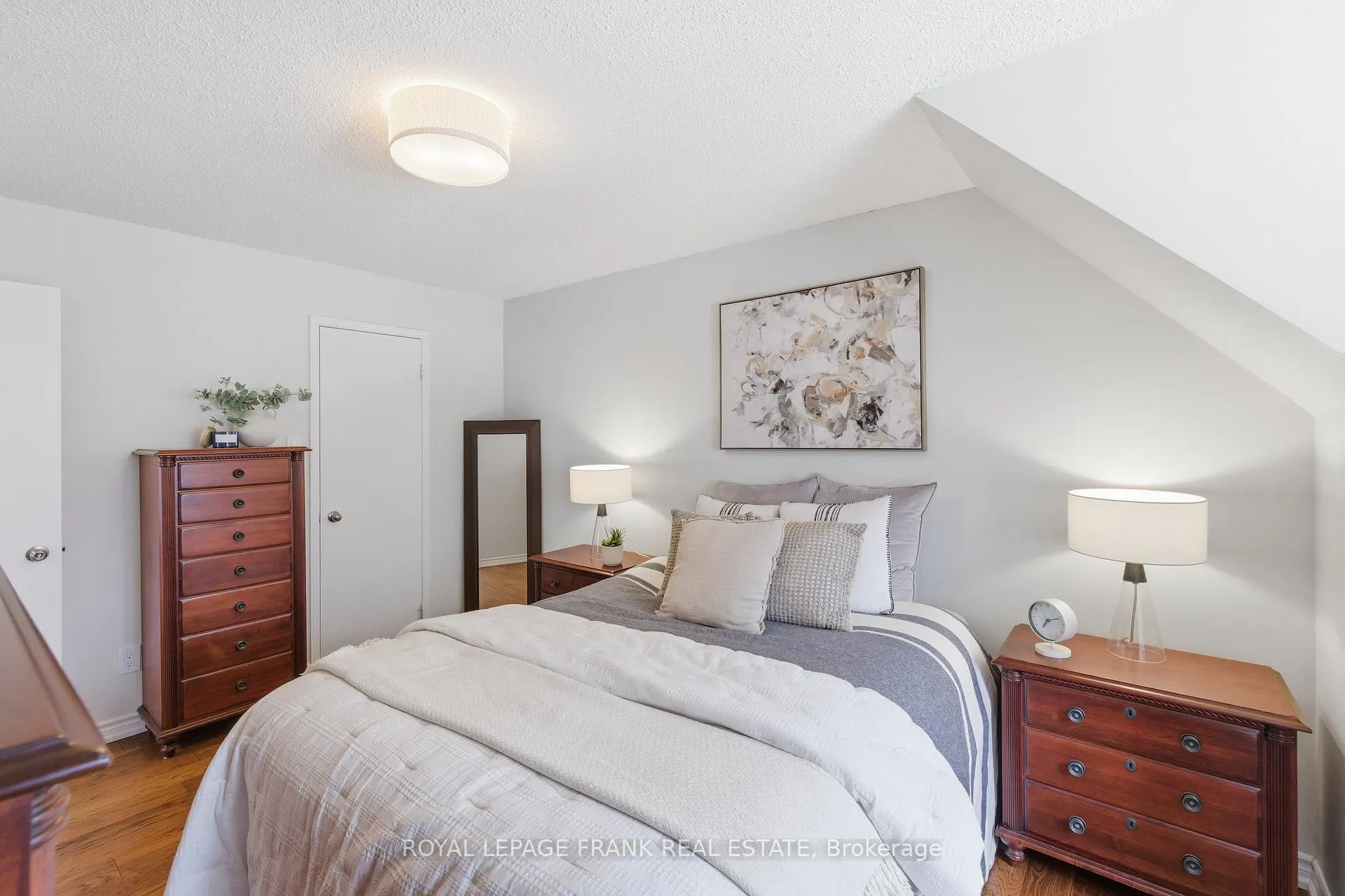 Photo 32 of 3 Mcguire Crescent, Uxbridge — HOMEH