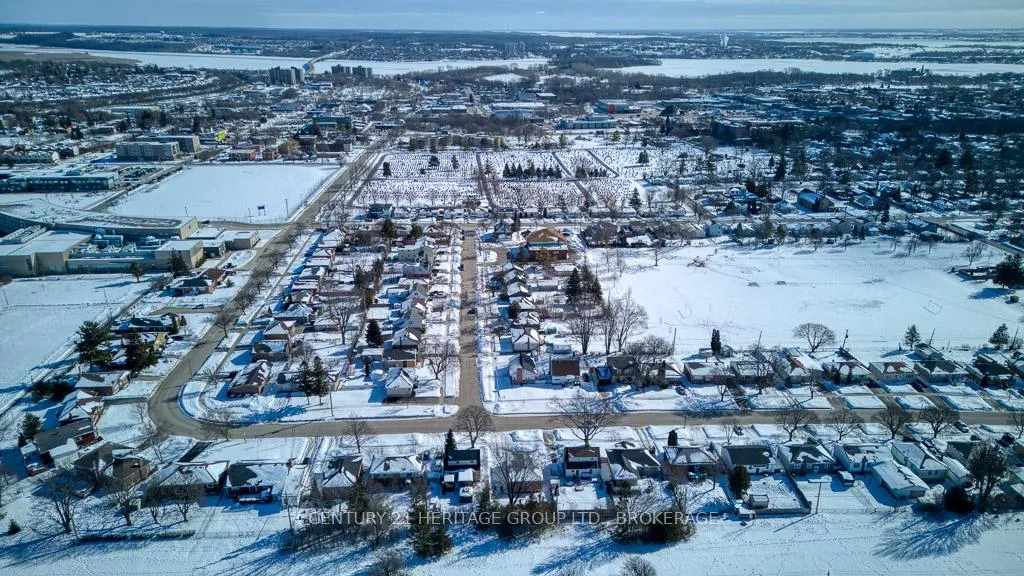 Photo 5 of 68 Brant Avenue, Kingston, East of Sir John A. Blvd — HOMEH