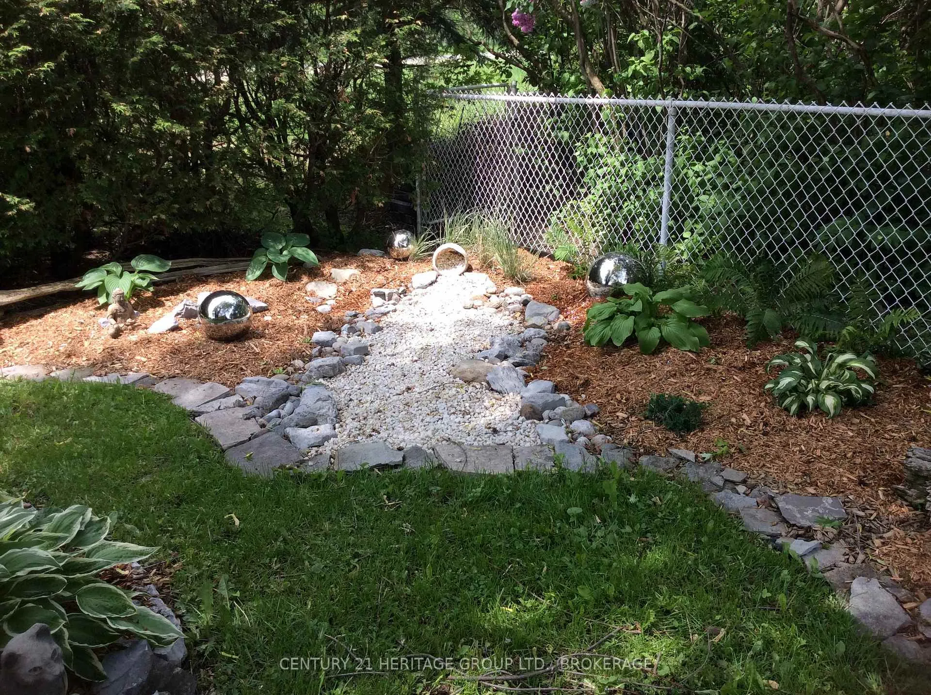 Photo 33 of 68 Brant Avenue, Kingston, East of Sir John A. Blvd — HOMEH