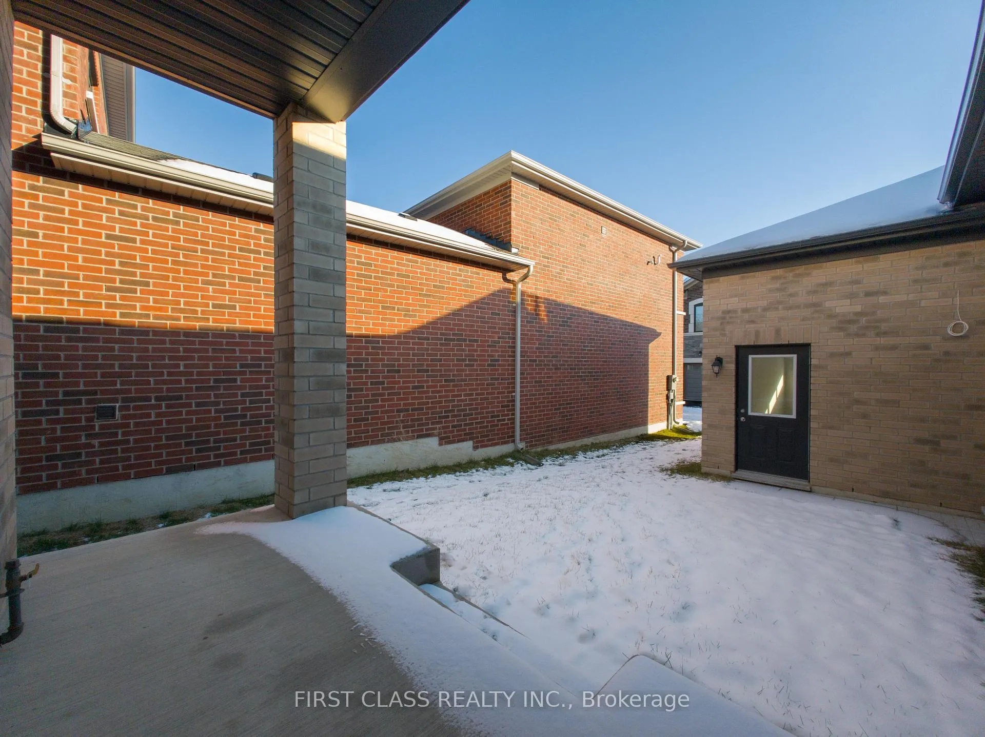 Photo 4 of 21 Albert Newell Drive, Markham, Cornell — HOMEH