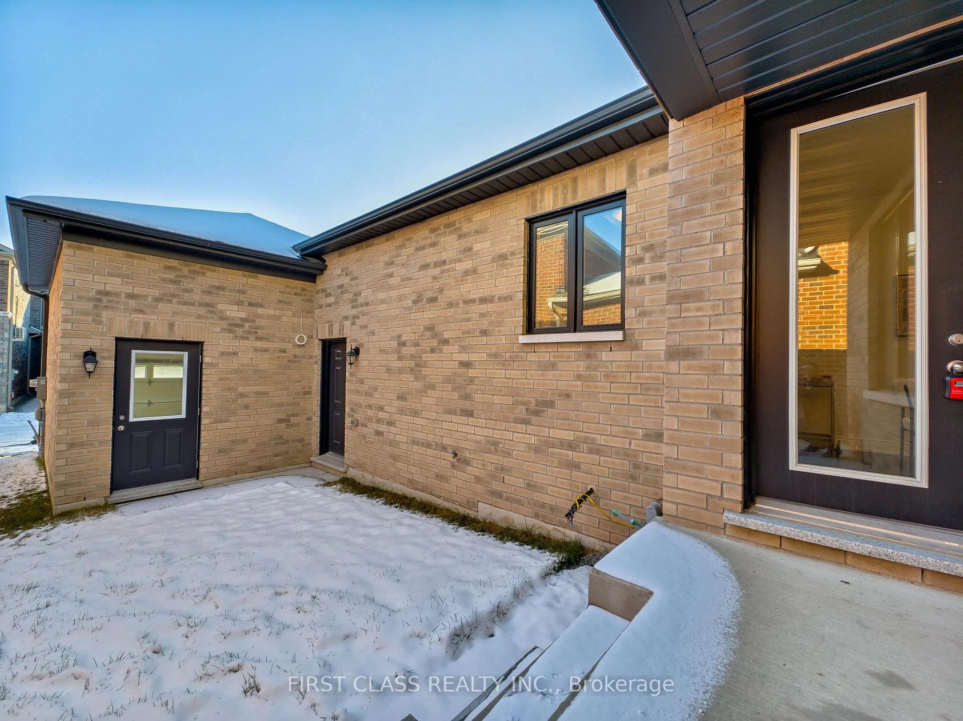 Photo 5 of 21 Albert Newell Drive, Markham, Cornell — HOMEH