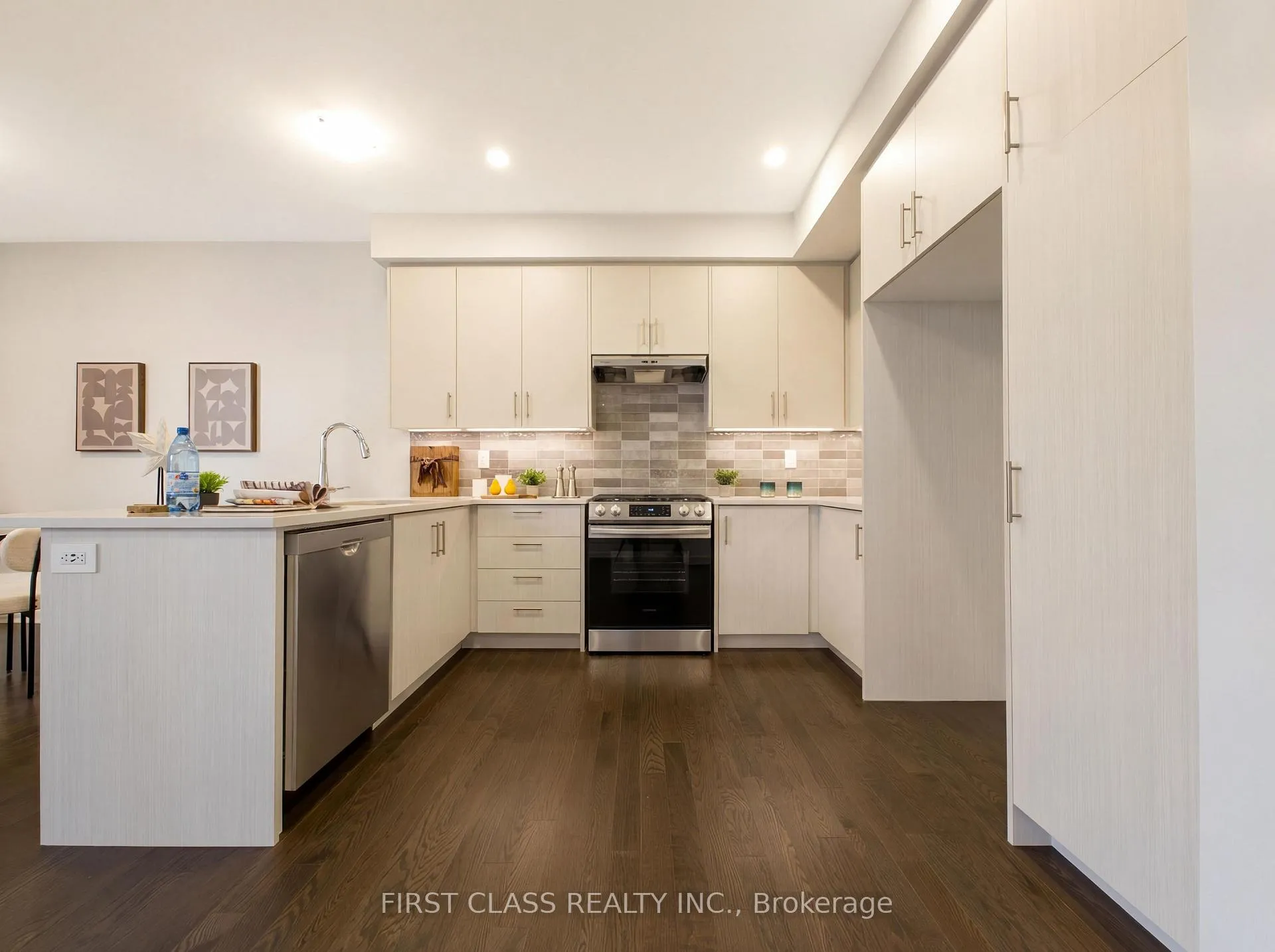 Photo 16 of 21 Albert Newell Drive, Markham, Cornell — HOMEH