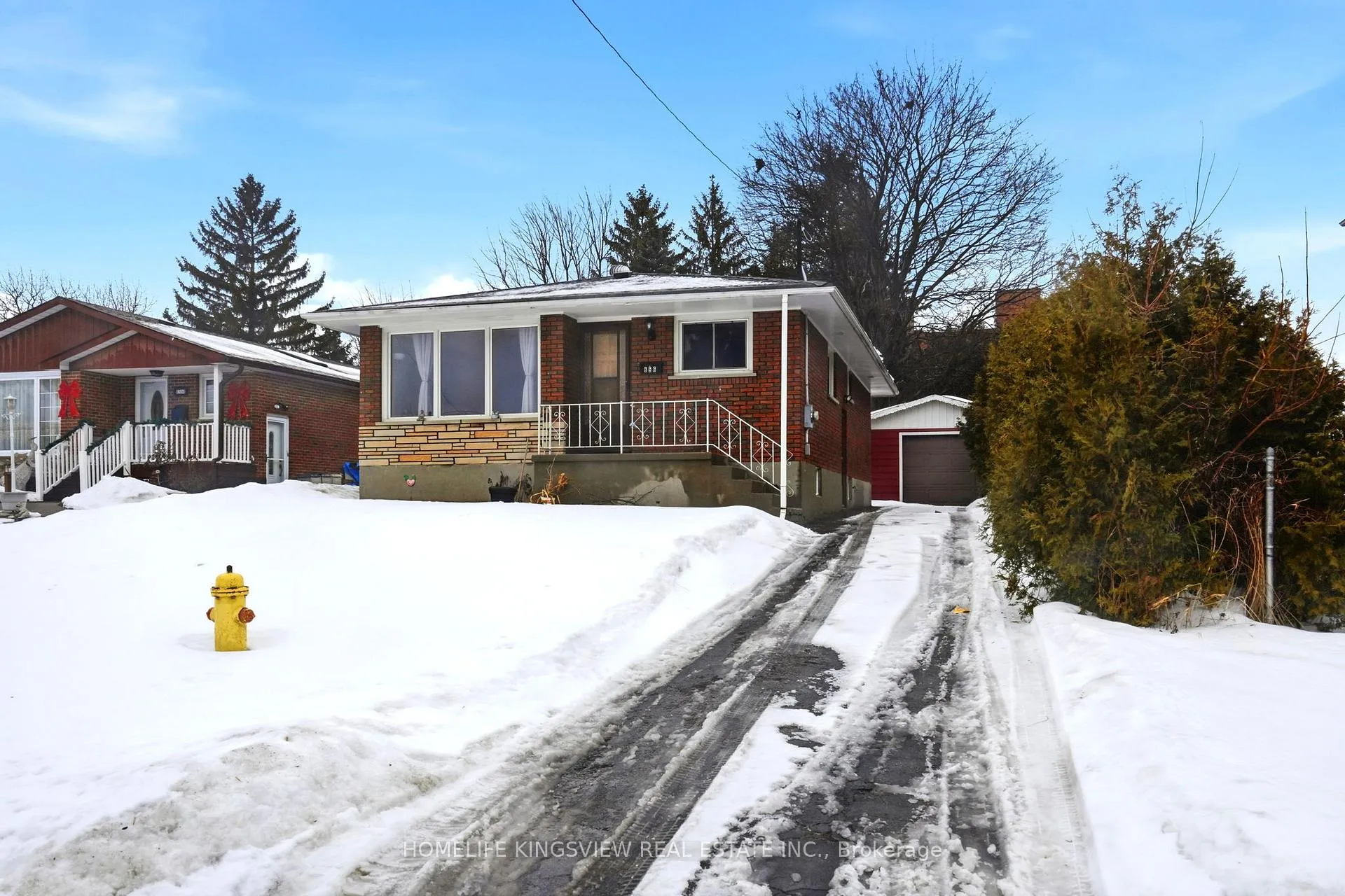 Photo 3 of 656 Athol Street E, Oshawa, Donevan — HOMEH