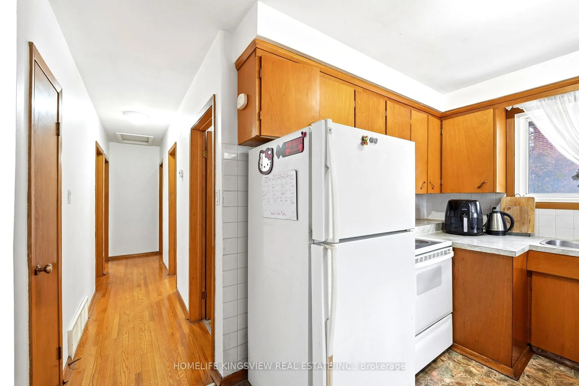 Photo 10 of 656 Athol Street E, Oshawa, Donevan — HOMEH