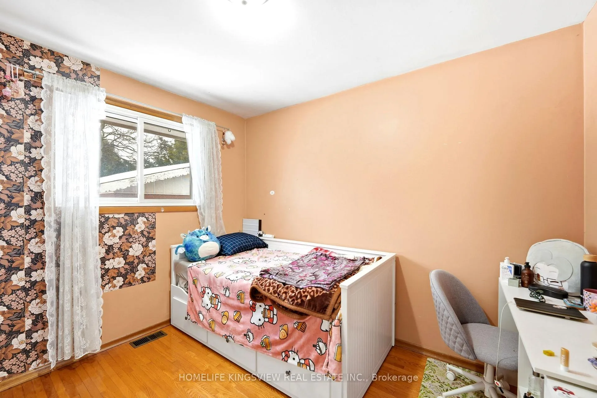 Photo 21 of 656 Athol Street E, Oshawa, Donevan — HOMEH