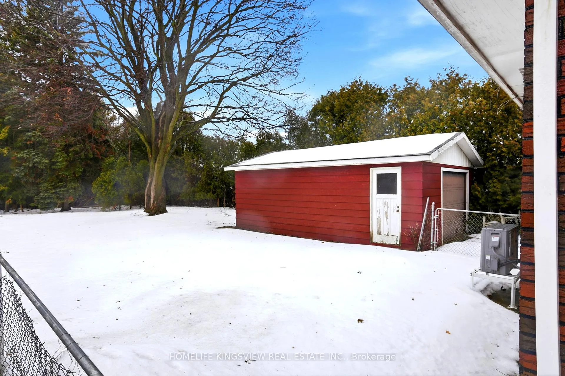 Photo 40 of 656 Athol Street E, Oshawa, Donevan — HOMEH