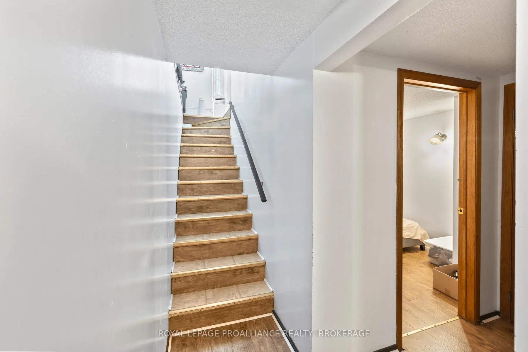Photo 10 of 123 King Street E, Kingston, Central City East — HOMEH