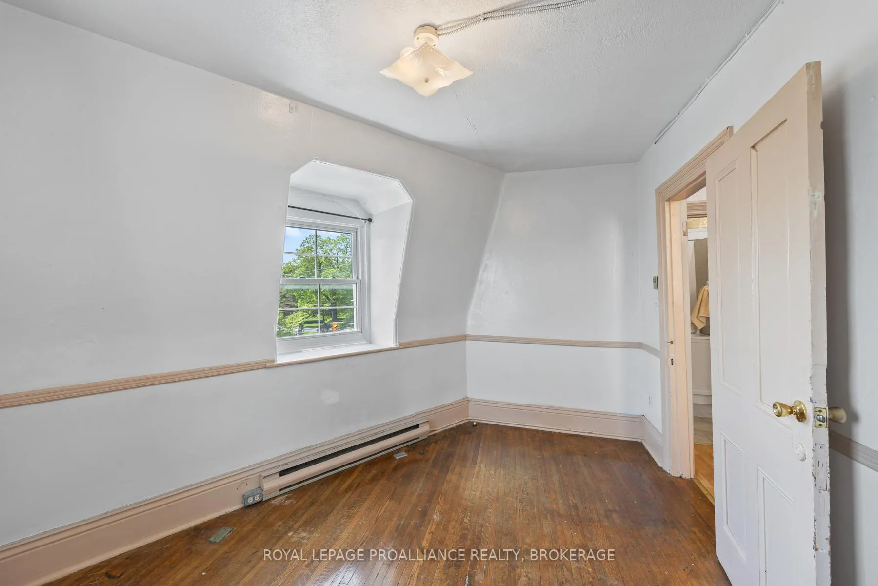 Photo 46 of 123 King Street E, Kingston, Central City East — HOMEH