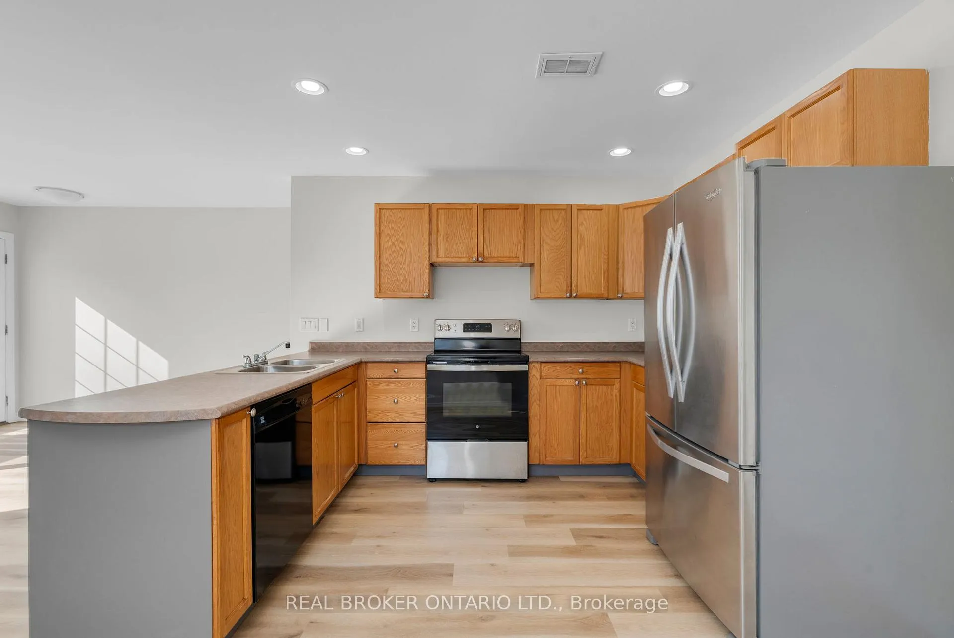 Photo 3 of 3392 Lee Avenue, Severn, West Shore — HOMEH