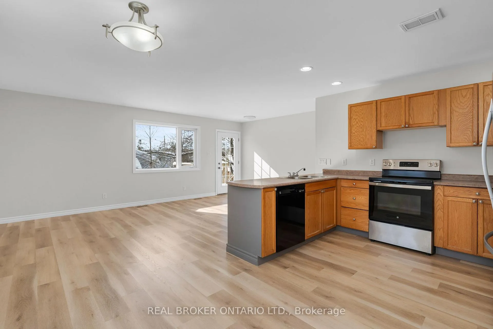 Photo 5 of 3392 Lee Avenue, Severn, West Shore — HOMEH