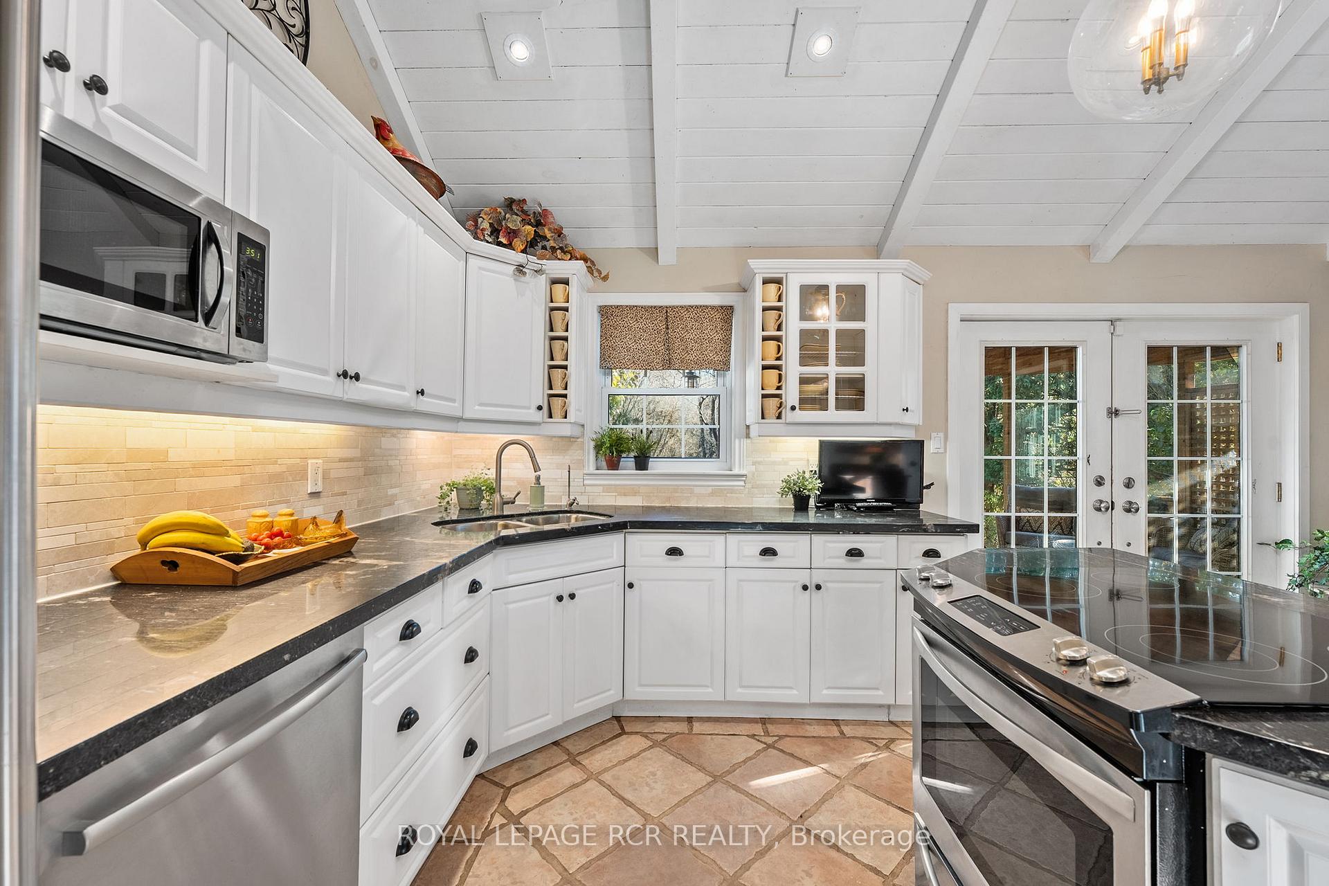 Photo 14 of 455 Kettleby Road, King, Rural King — HOMEH